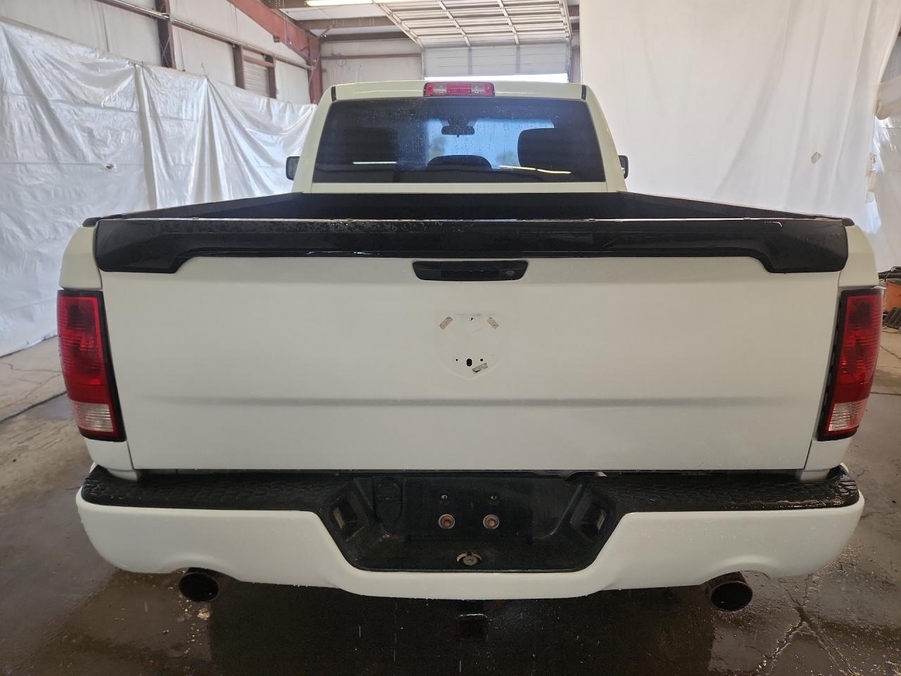 2013 Ram 1500 St White vin: 3C6JR6AT5DG583681 Damage: Tailgate Protective Cap, Aftermarket, Acceptable