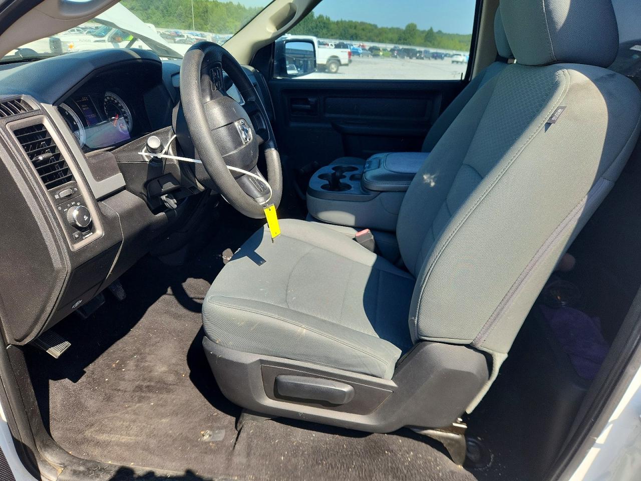2014 Ram 1500 St White vin: 3C6JR6AT5EG102149