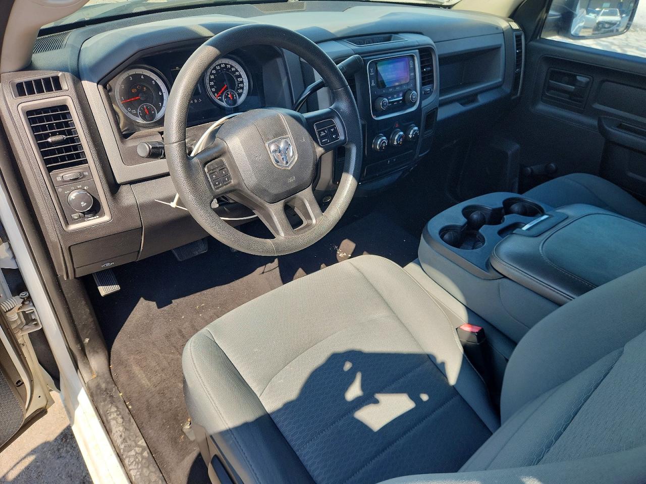 2014 Ram 1500 St White vin: 3C6JR6AT5EG102149