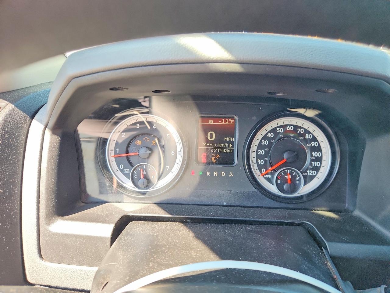 2014 Ram 1500 St White vin: 3C6JR6AT5EG102149