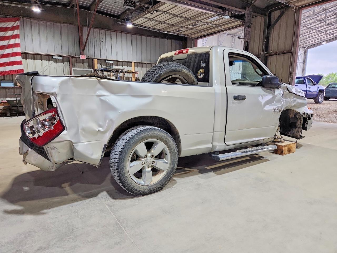 2014 Ram 1500 St Серебряный vin: 3C6JR6AT5EG104497