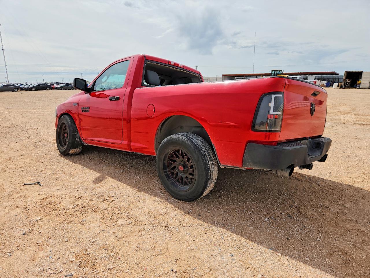 2015 Ram 1500 St Red vin: 3C6JR6AT5FG678700
