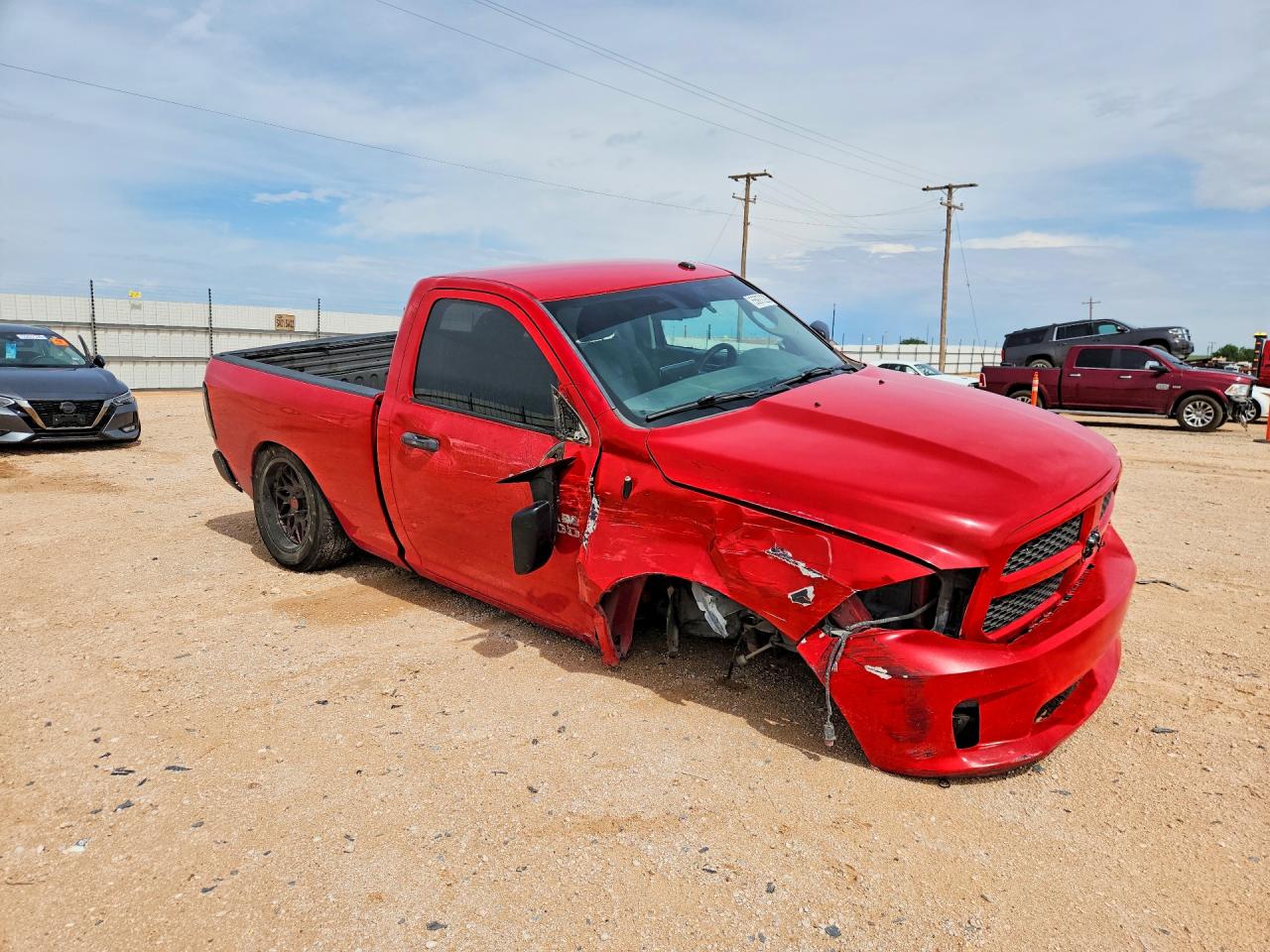 2015 Ram 1500 St Red vin: 3C6JR6AT5FG678700