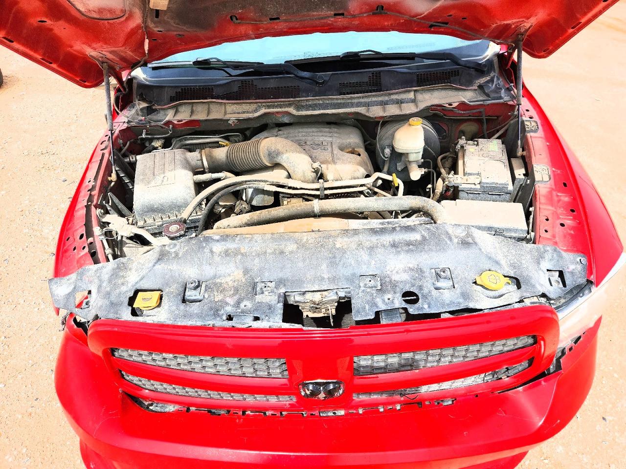 2015 Ram 1500 St Red vin: 3C6JR6AT5FG678700