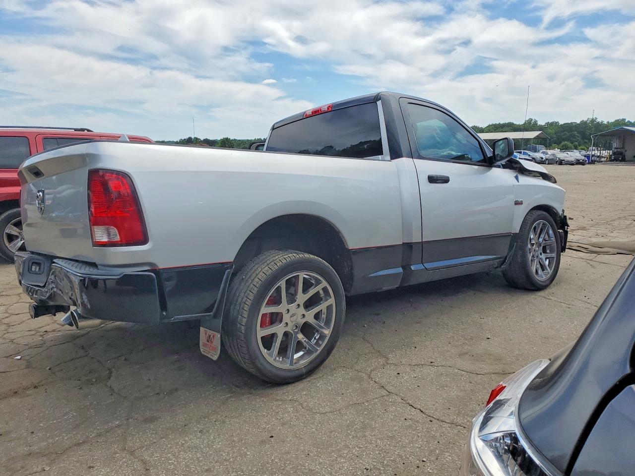 2013 Ram 1500 Серебряный vin: 3C6JR6AT6DG501439
