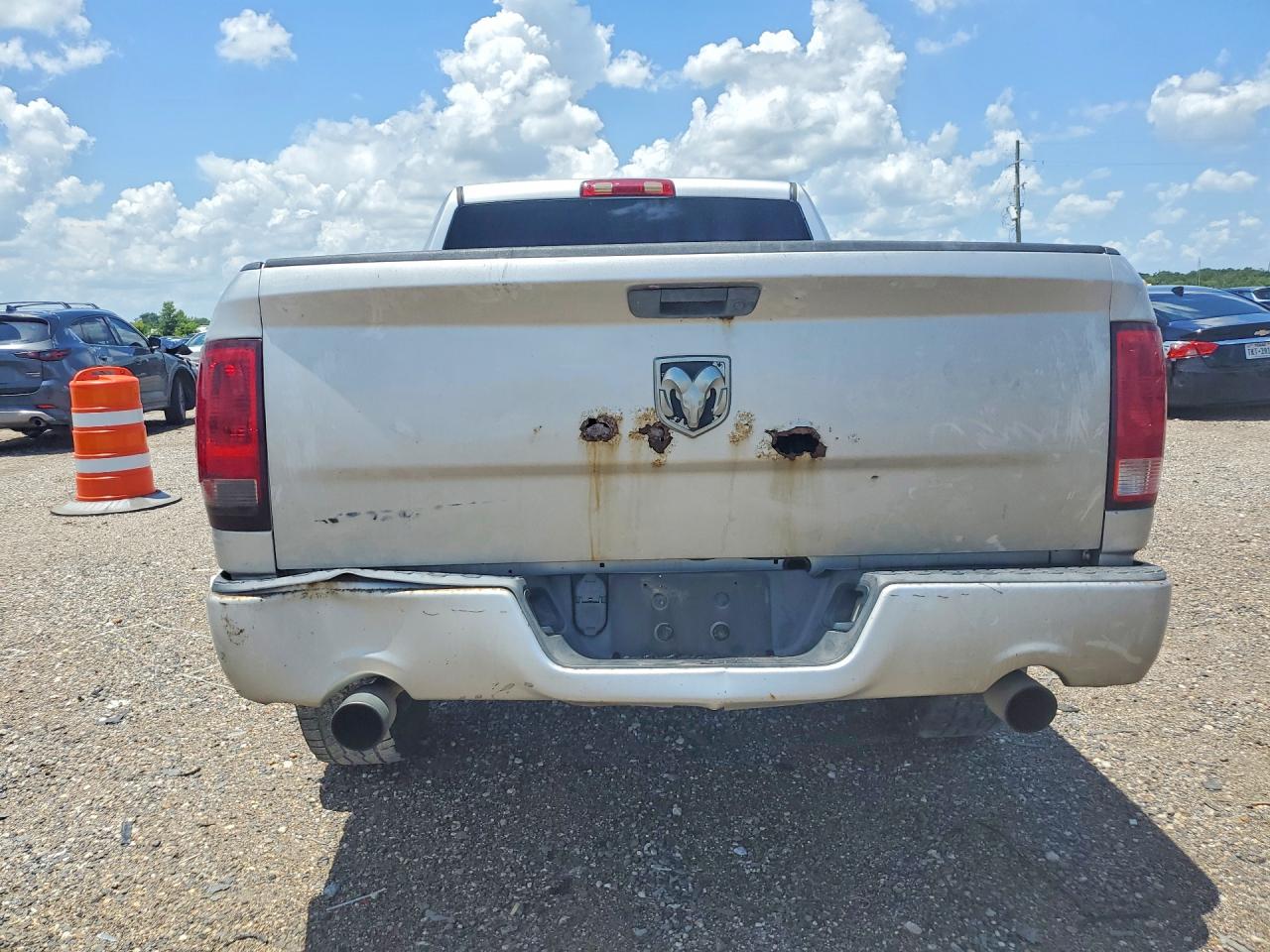 2013 Ram 1500 St Burn vin: 3C6JR6AT6DG509136