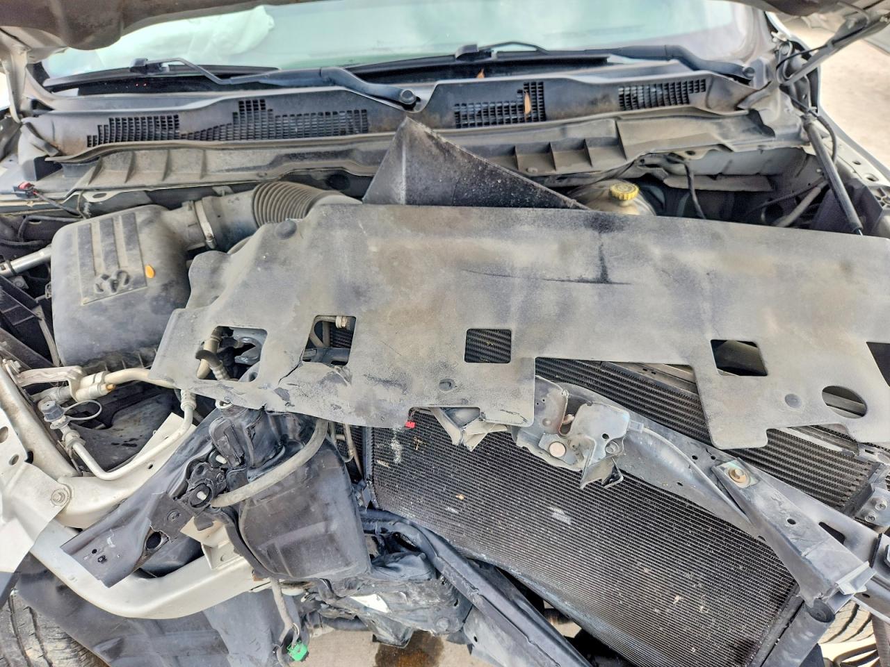 2013 Ram 1500 St Silver vin: 3C6JR6AT6DG583625
