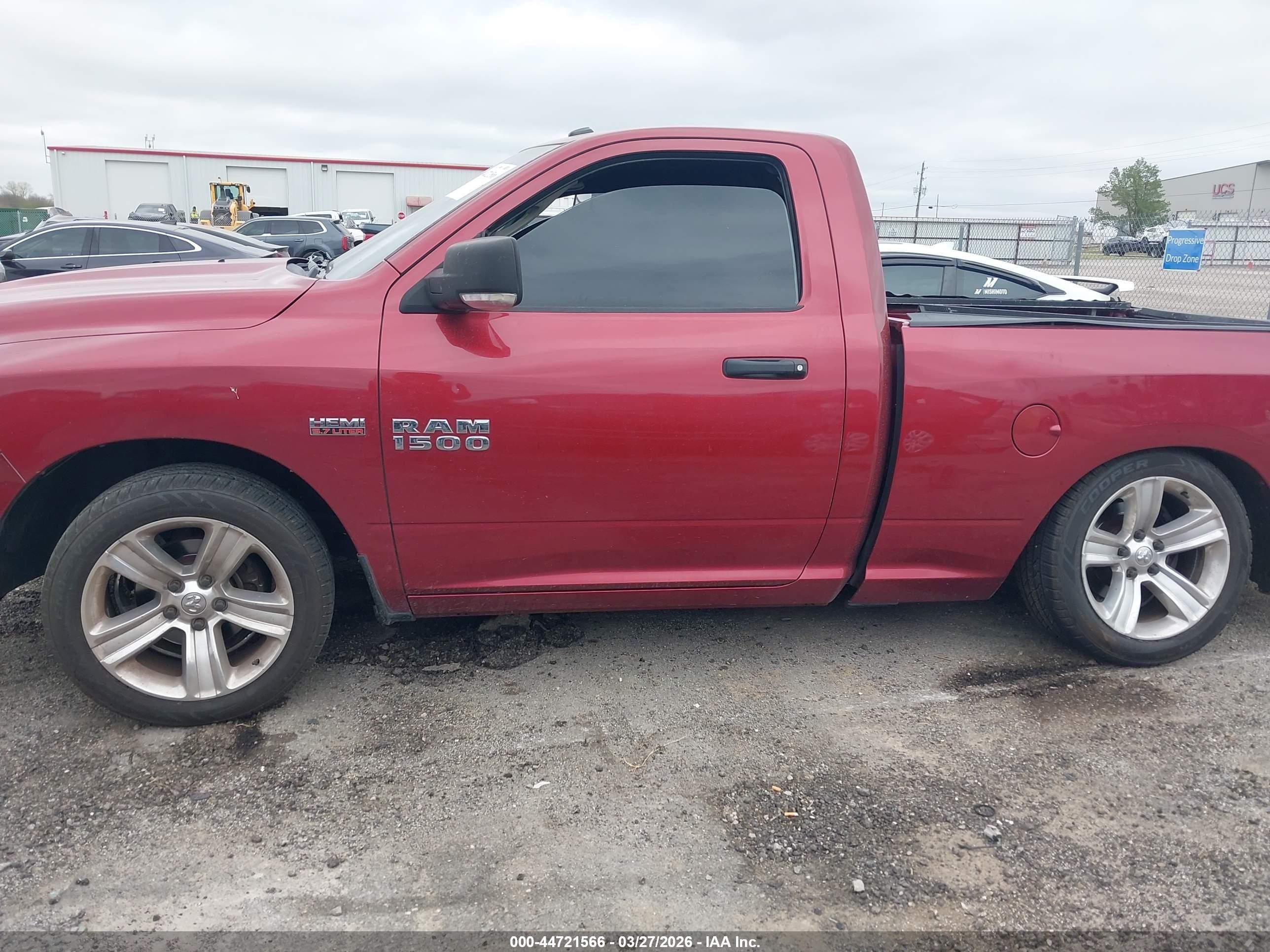 2013 Ram 1500 Express Red vin: 3C6JR6AT8DG522549