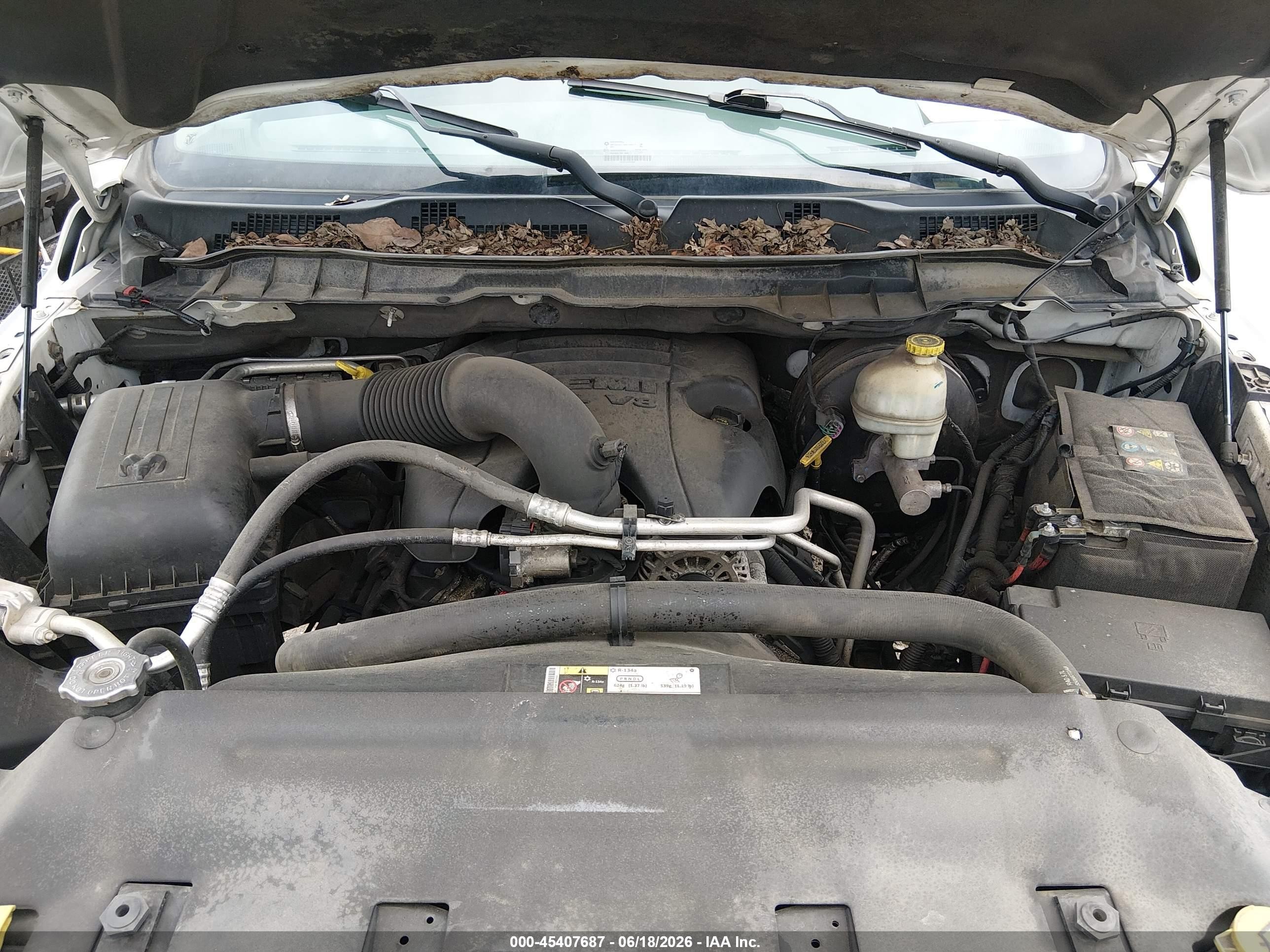 2013 Ram 1500 Express White vin: 3C6JR6AT8DG572531