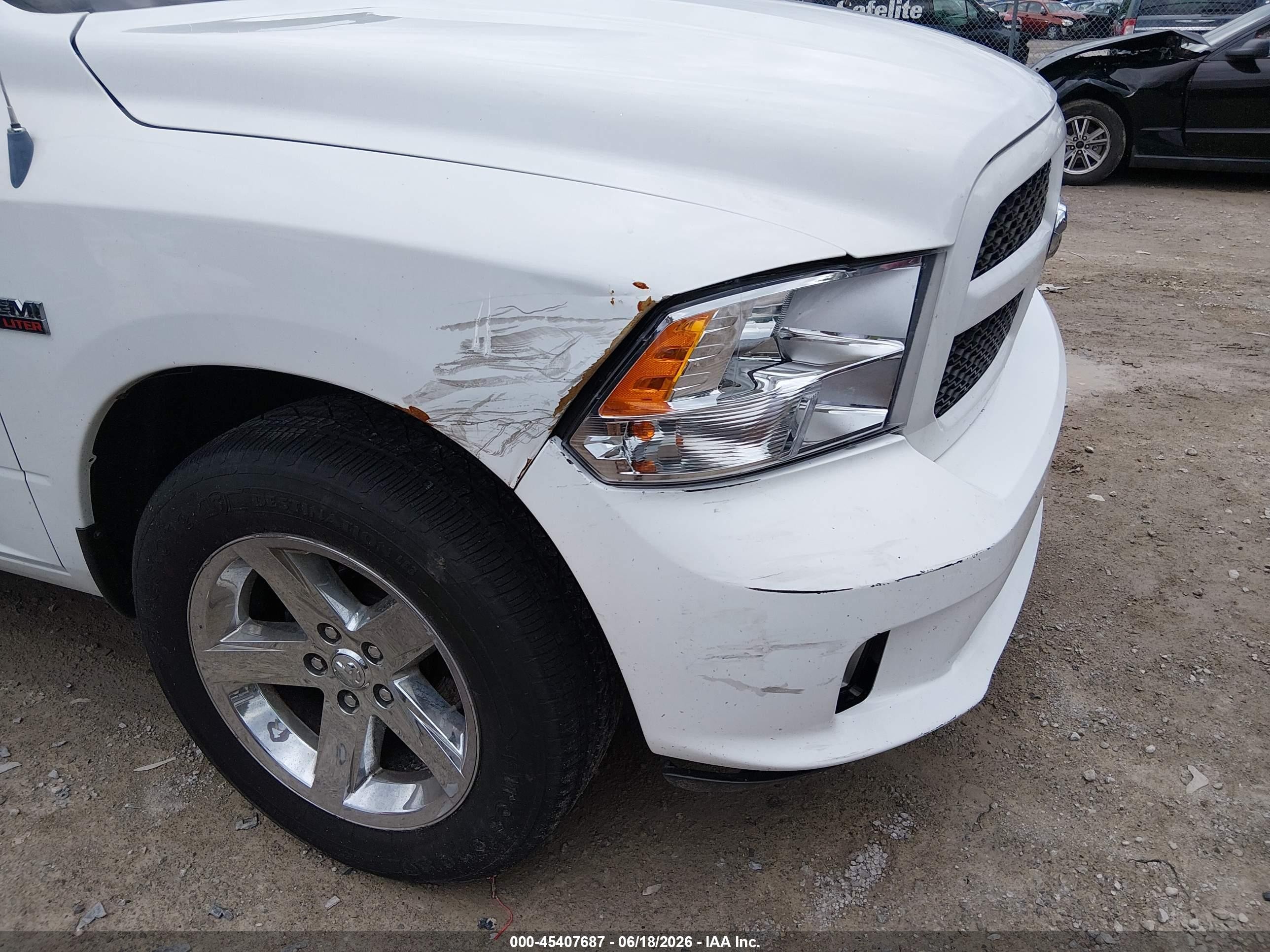 2013 Ram 1500 Express White vin: 3C6JR6AT8DG572531
