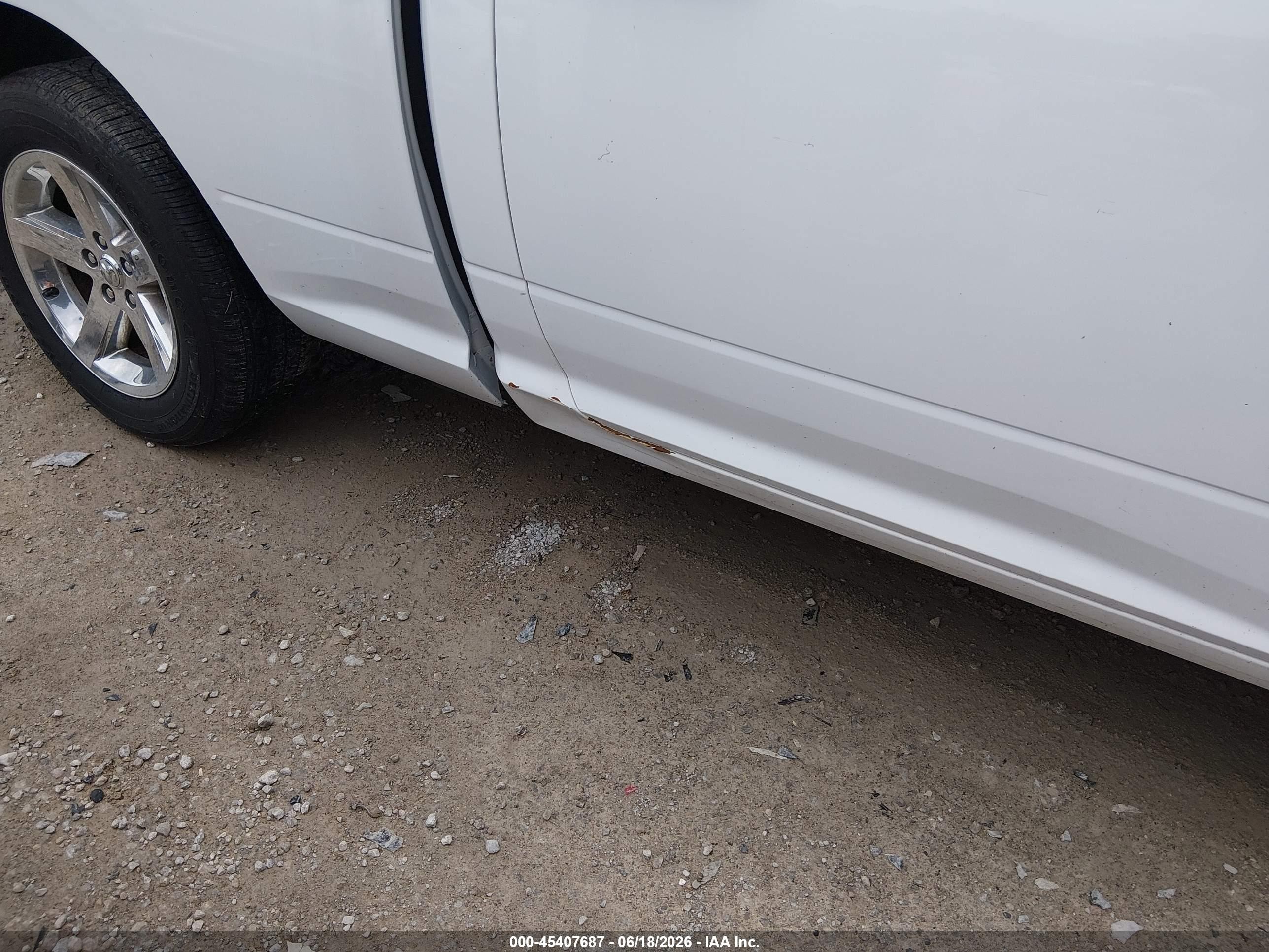 2013 Ram 1500 Express White vin: 3C6JR6AT8DG572531
