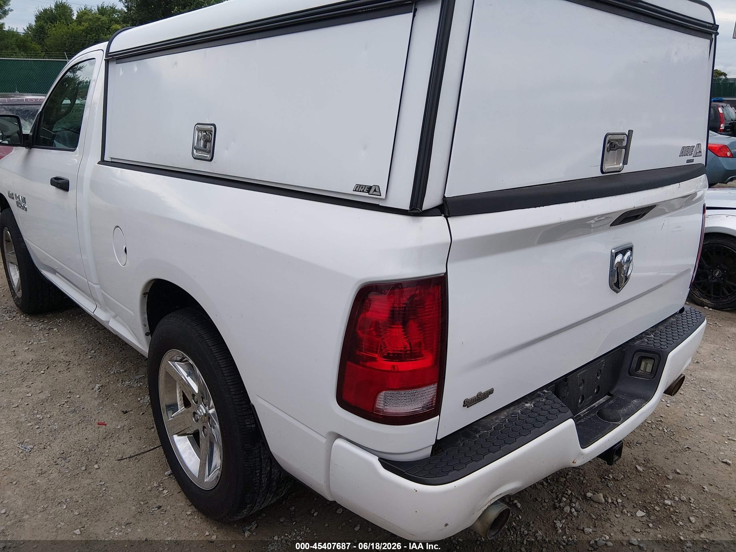 2013 Ram 1500 Express White vin: 3C6JR6AT8DG572531