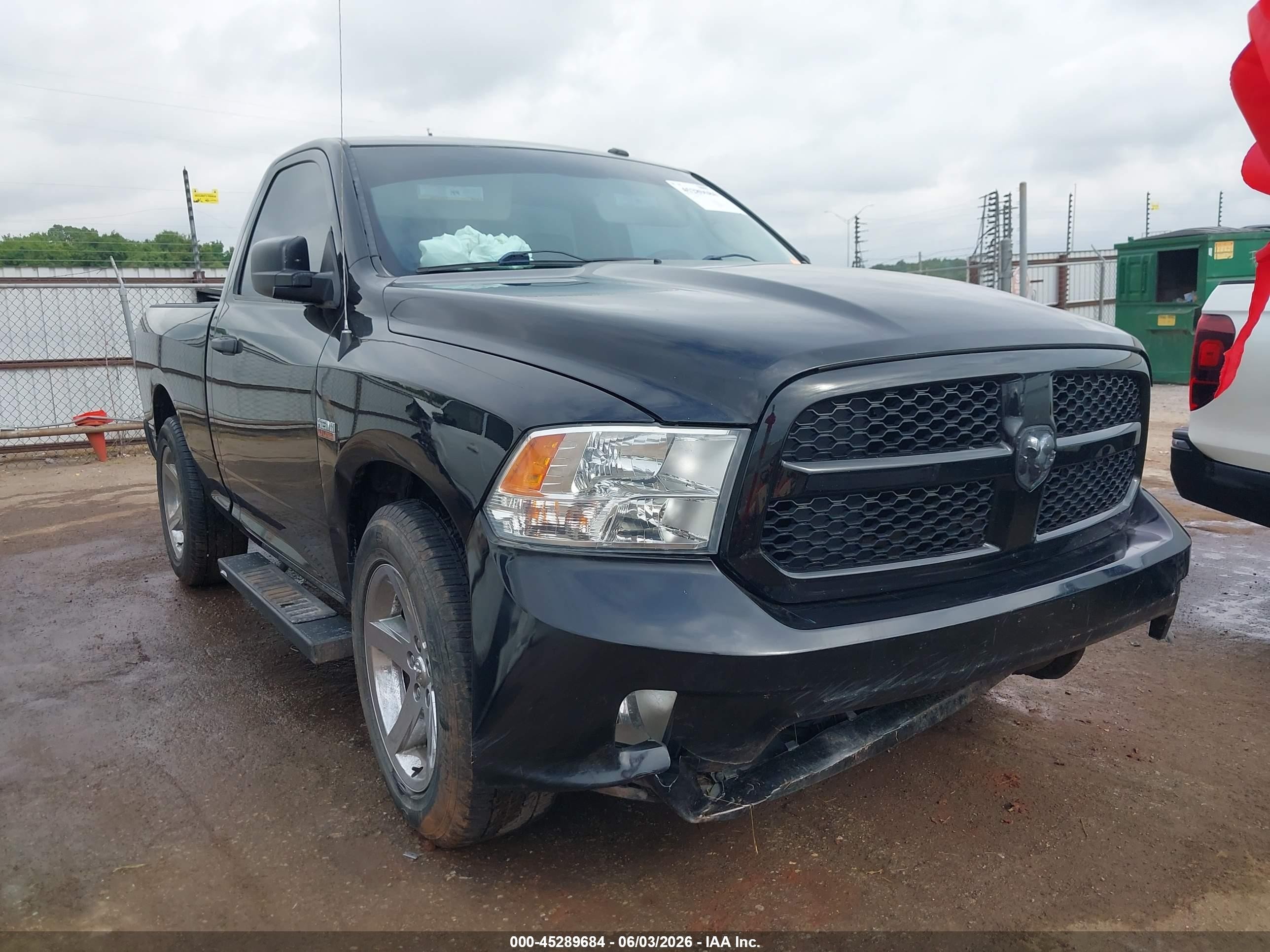 2014 Ram 1500 Express Черный vin: 3C6JR6AT9EG262664