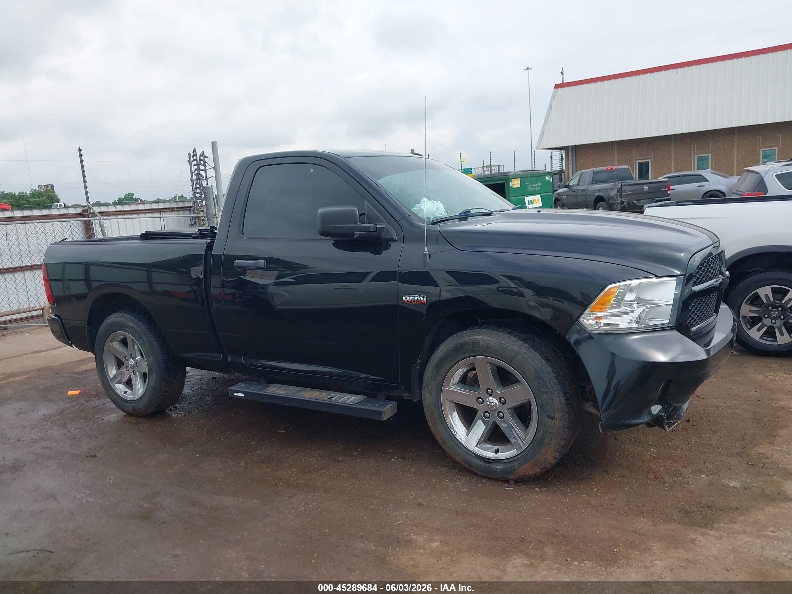 2014 Ram 1500 Express Черный vin: 3C6JR6AT9EG262664