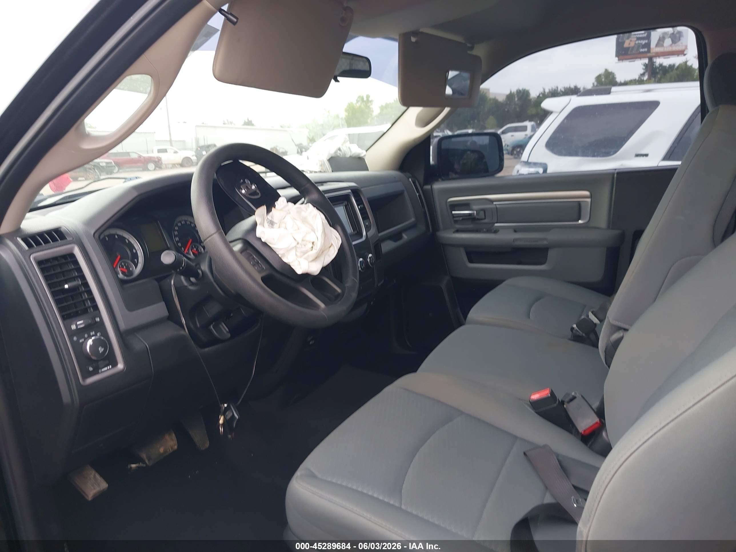 2014 Ram 1500 Express Черный vin: 3C6JR6AT9EG262664