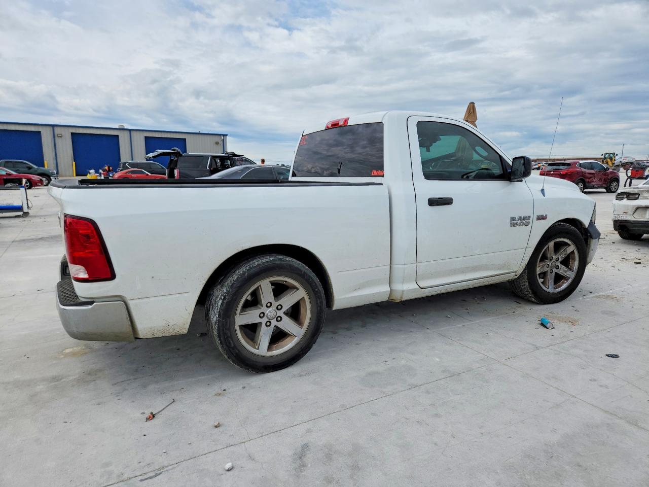 2014 Ram 1500 St White vin: 3C6JR6ATXEG115253