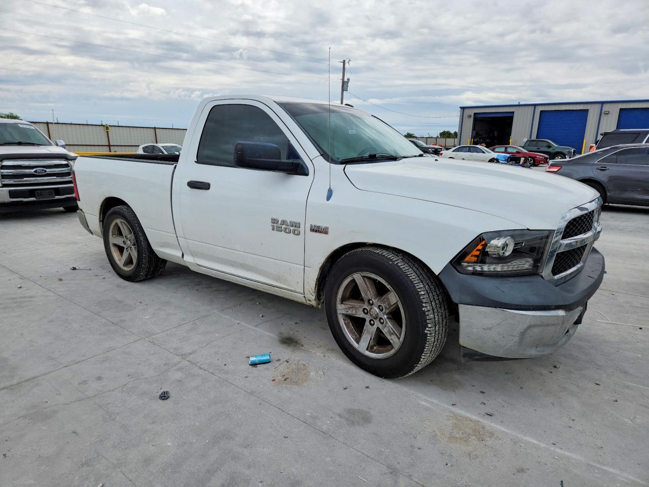 2014 Ram 1500 St White vin: 3C6JR6ATXEG115253