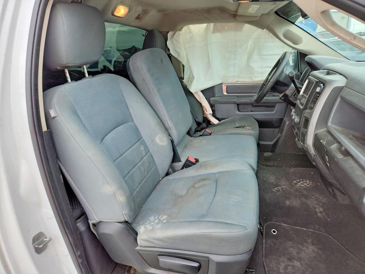 2014 Ram 1500 St White vin: 3C6JR6ATXEG115253