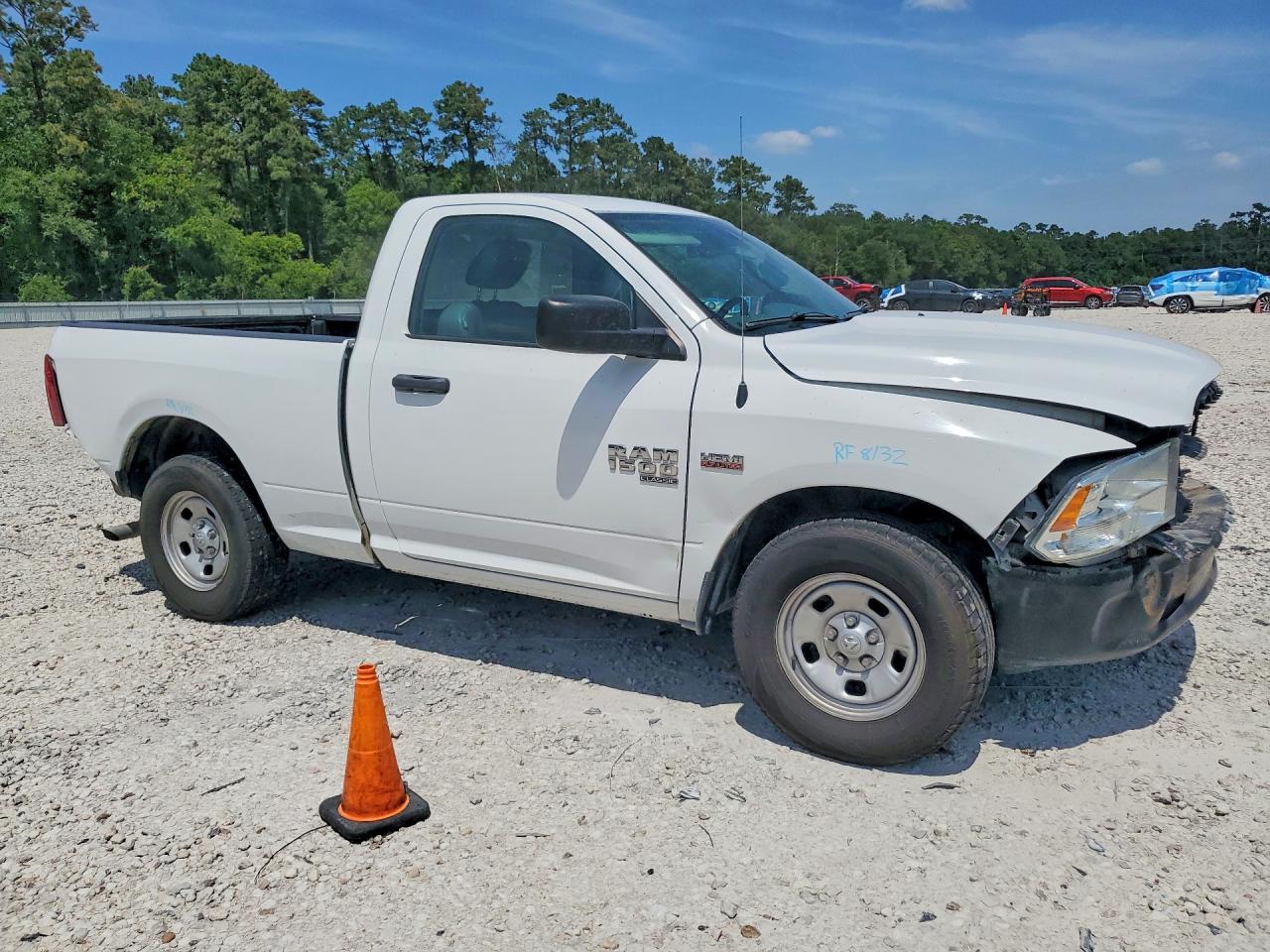2019 Ram 1500 Classic Tradesman Белый vin: 3C6JR6ATXKG659943
