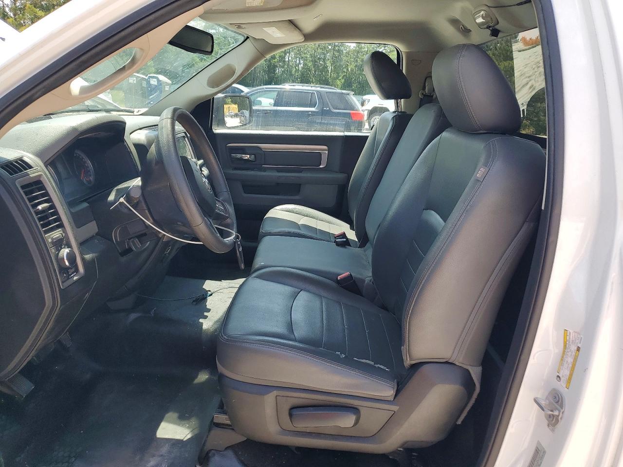 2019 Ram 1500 Classic Tradesman Белый vin: 3C6JR6ATXKG659943