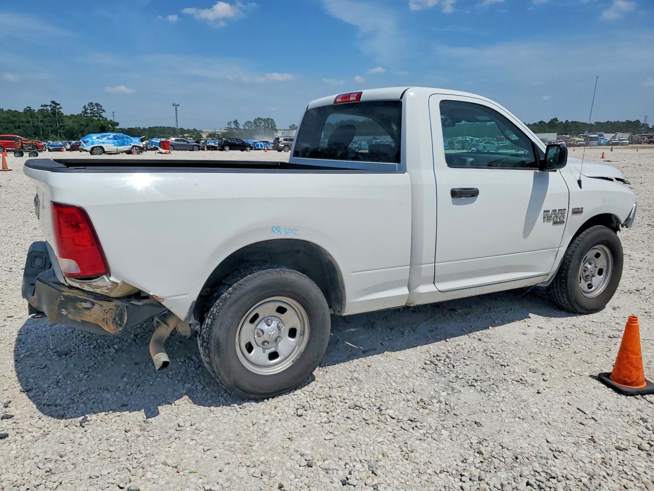 2019 Ram 1500 Classic Tradesman Белый vin: 3C6JR6ATXKG659943