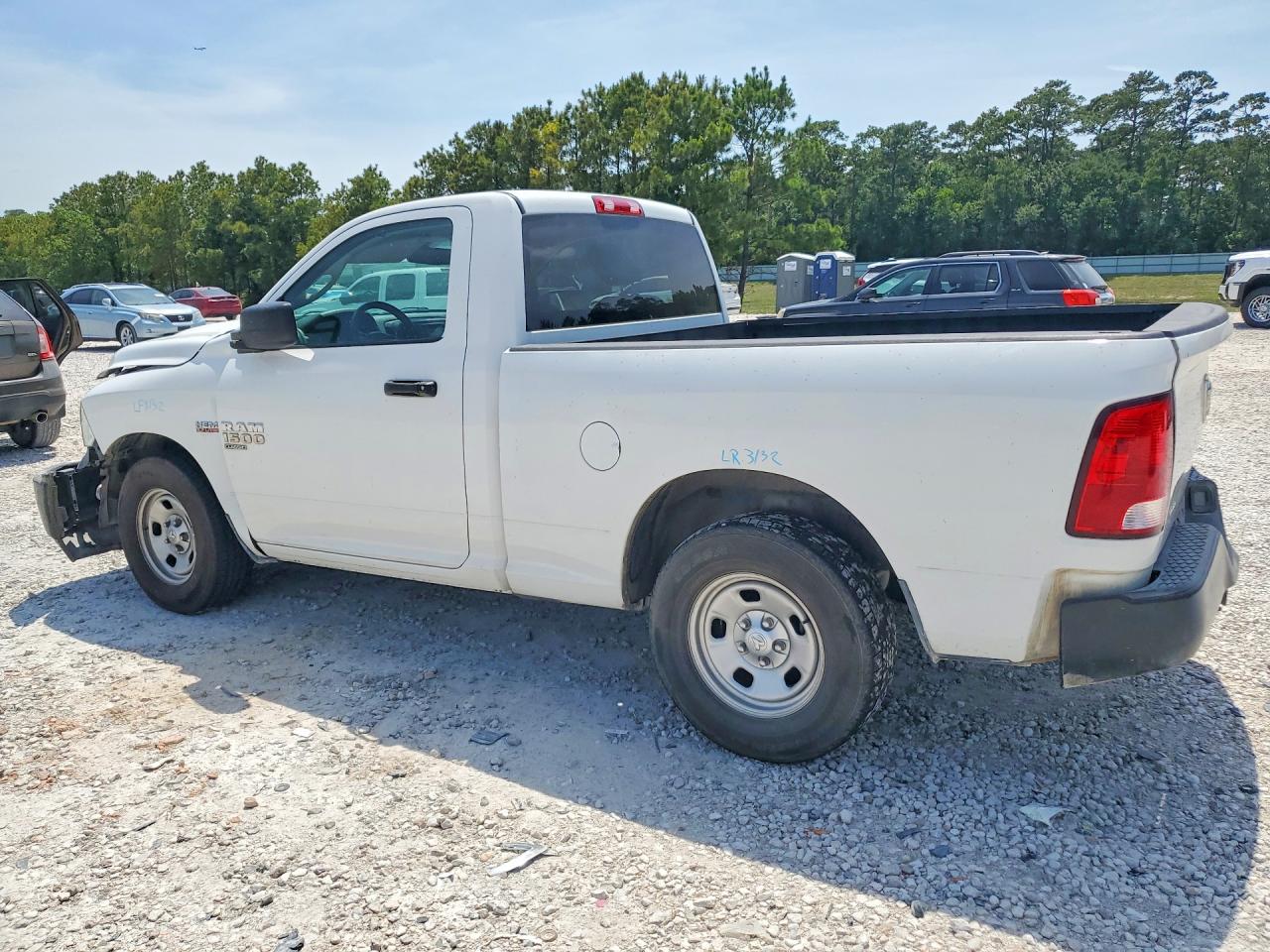 2019 Ram 1500 Classic Tradesman Белый vin: 3C6JR6ATXKG659943