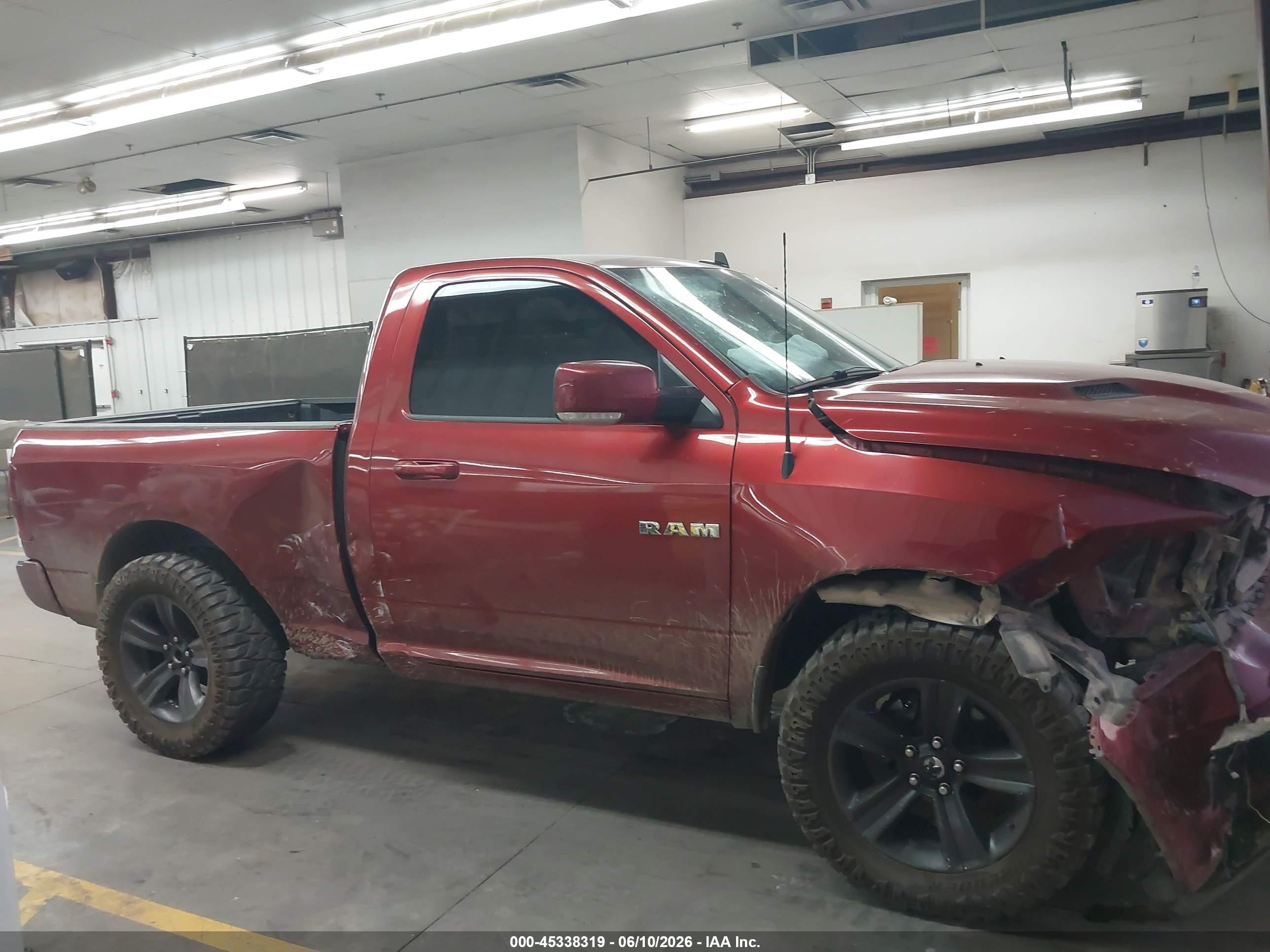 2015 Ram 1500 Sport Maroon vin: 3C6JR6CT7FG618253