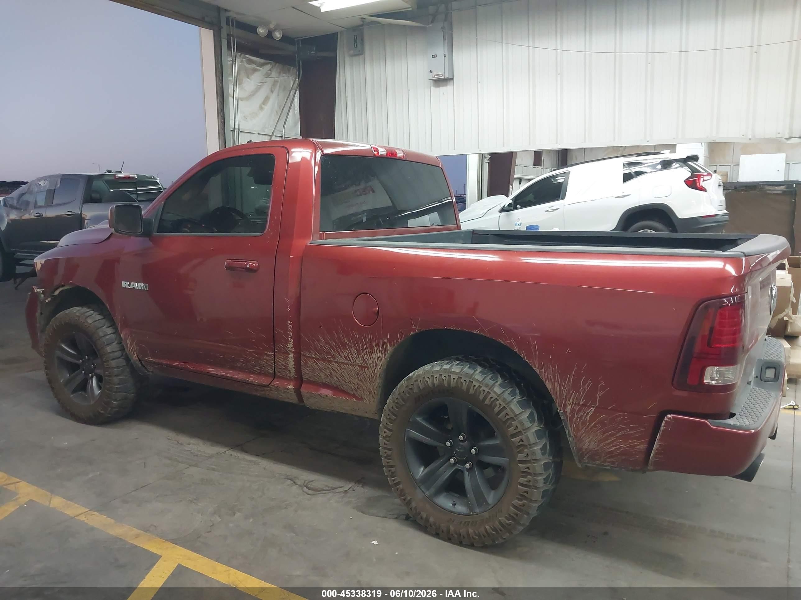 2015 Ram 1500 Sport Maroon vin: 3C6JR6CT7FG618253