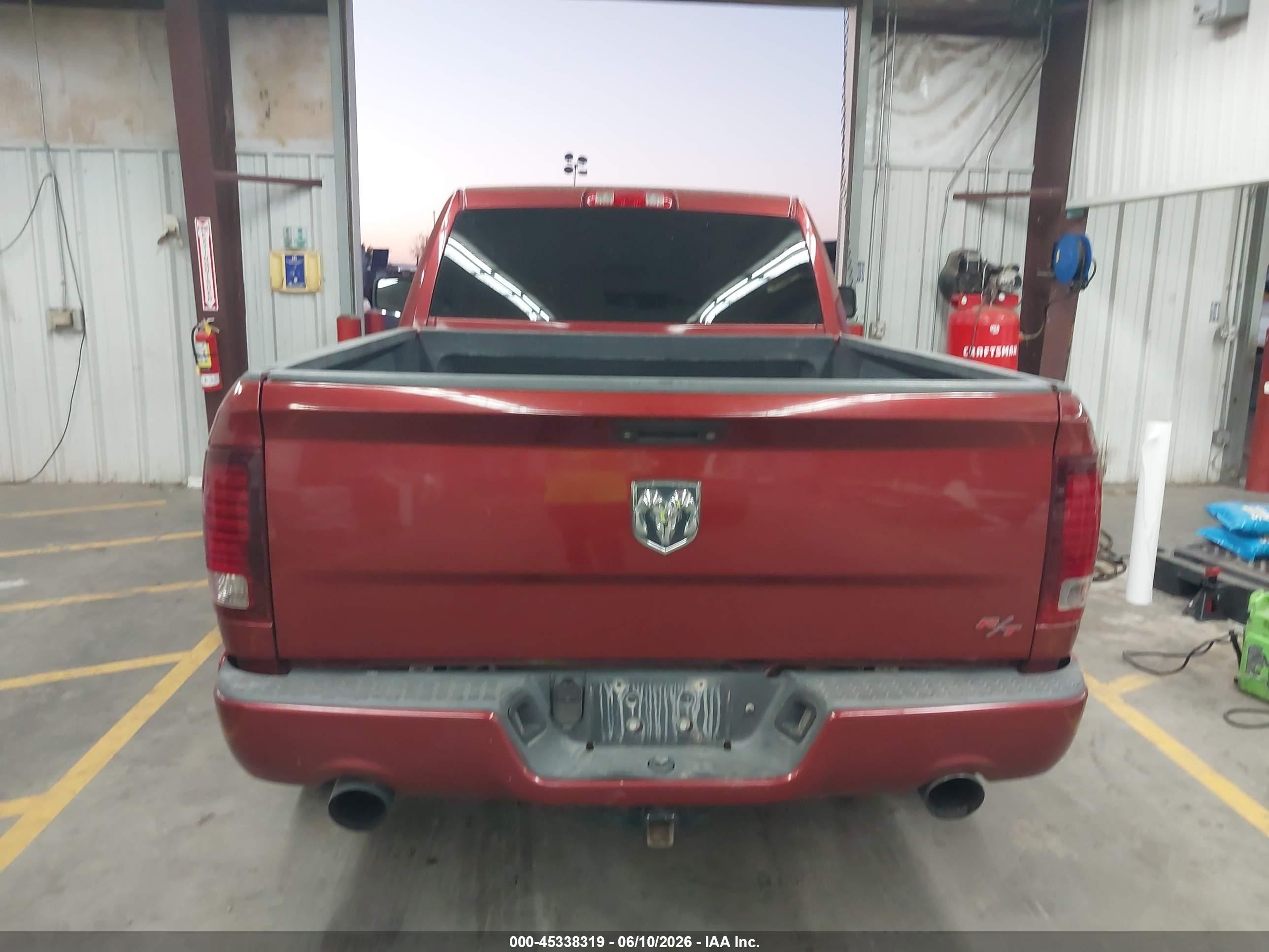 2015 Ram 1500 Sport Maroon vin: 3C6JR6CT7FG618253