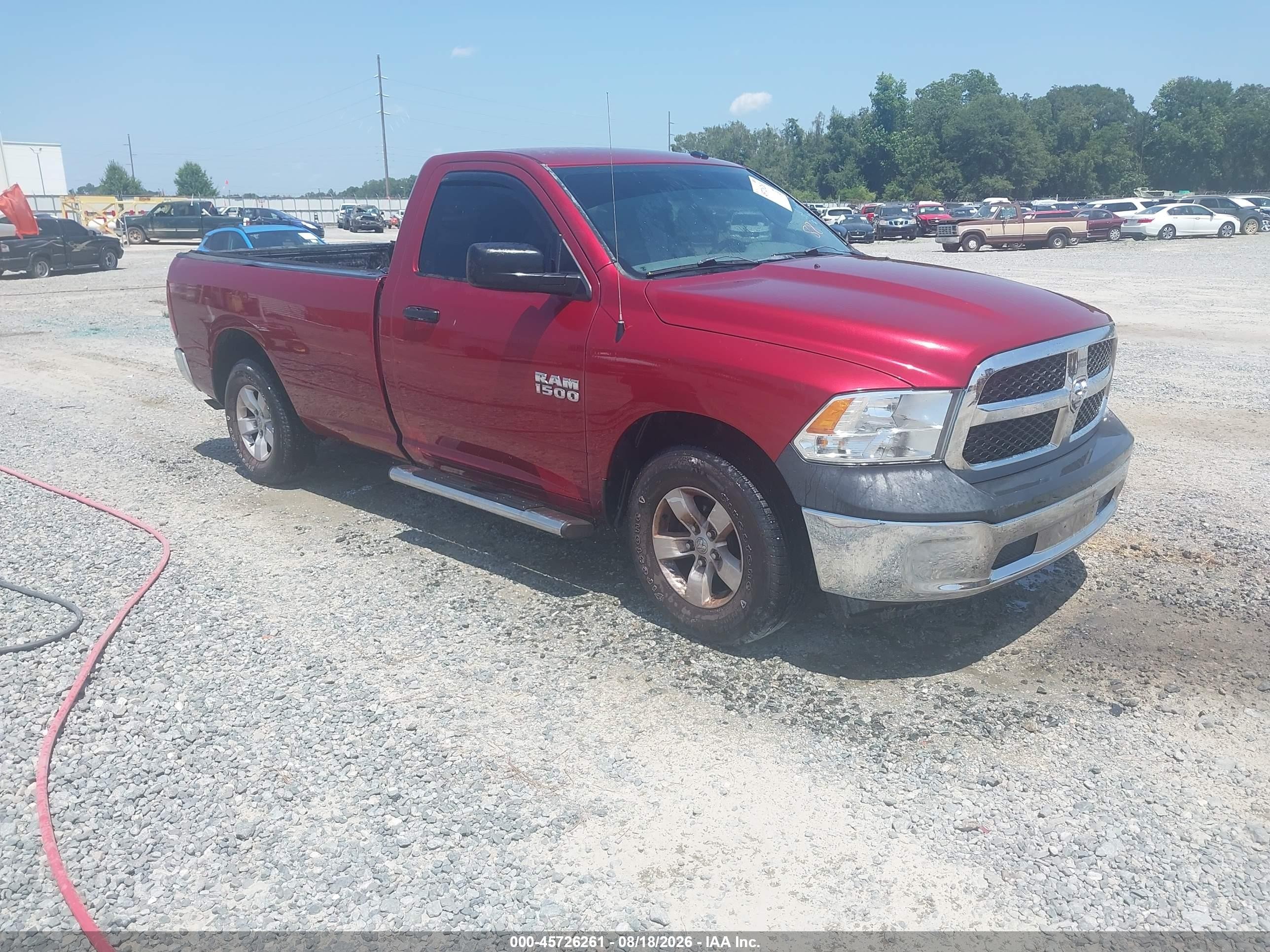 2015 Ram 1500 Tradesman Red vin: 3C6JR6DG0FG675721