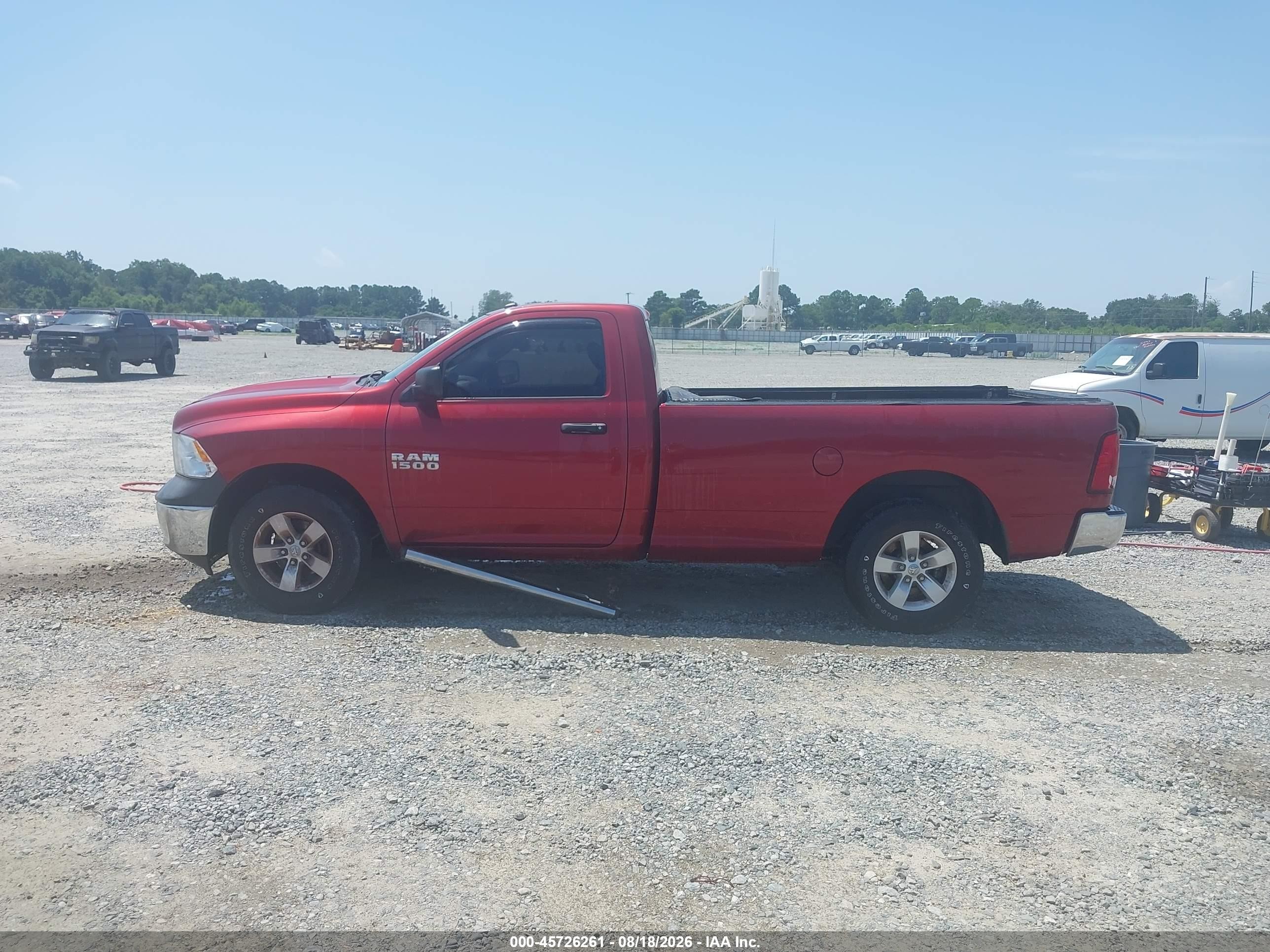 2015 Ram 1500 Tradesman Красный vin: 3C6JR6DG0FG675721
