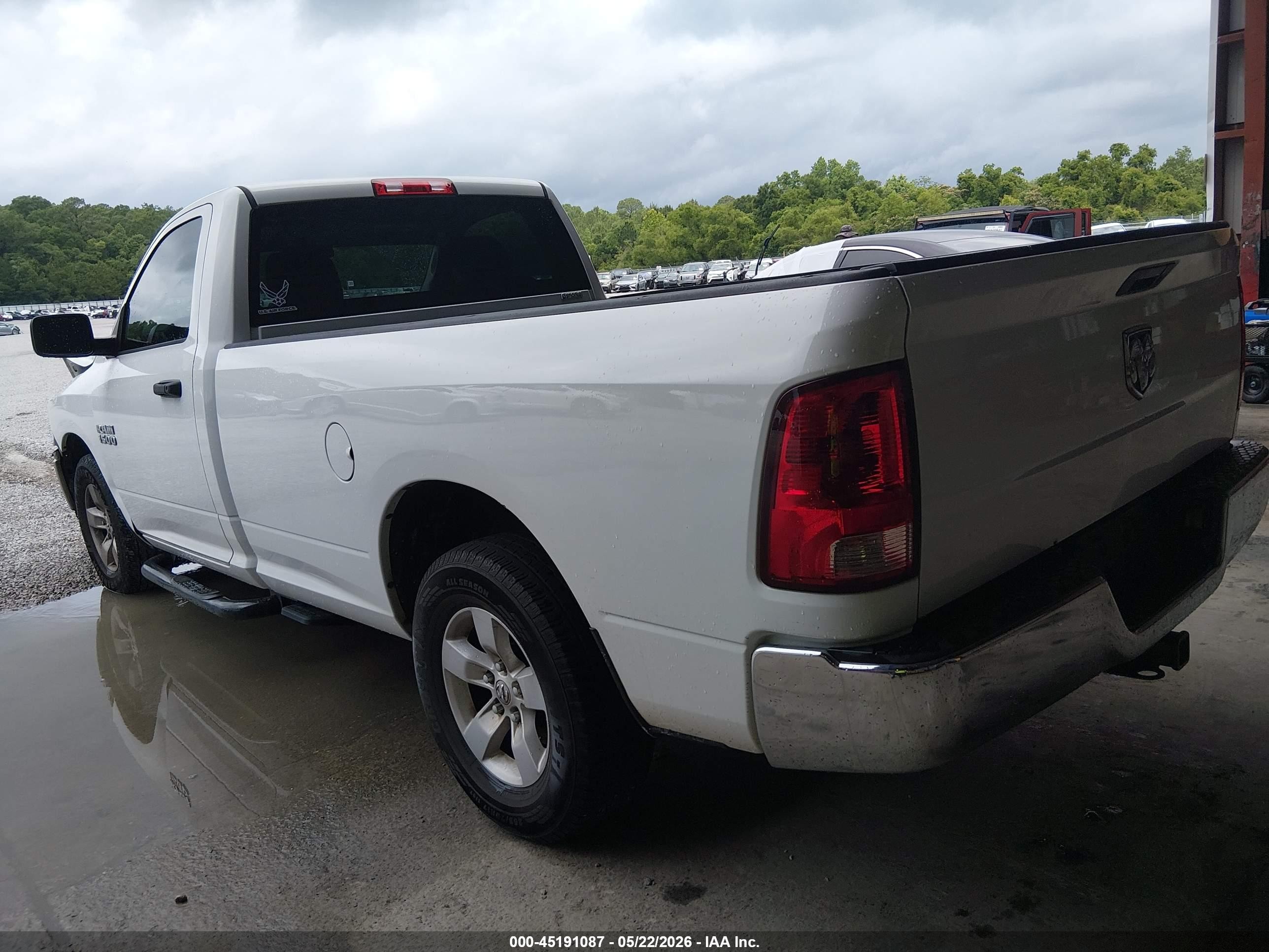 2013 Ram 1500 Tradesman White vin: 3C6JR6DG1DG588343