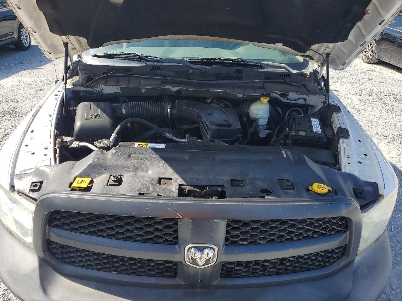 2014 Ram 1500 St White vin: 3C6JR6DG3EG294816