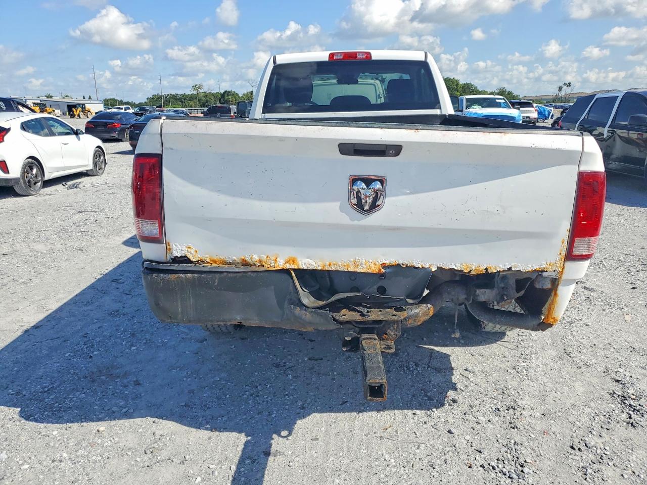 2014 Ram 1500 St White vin: 3C6JR6DG3EG294816