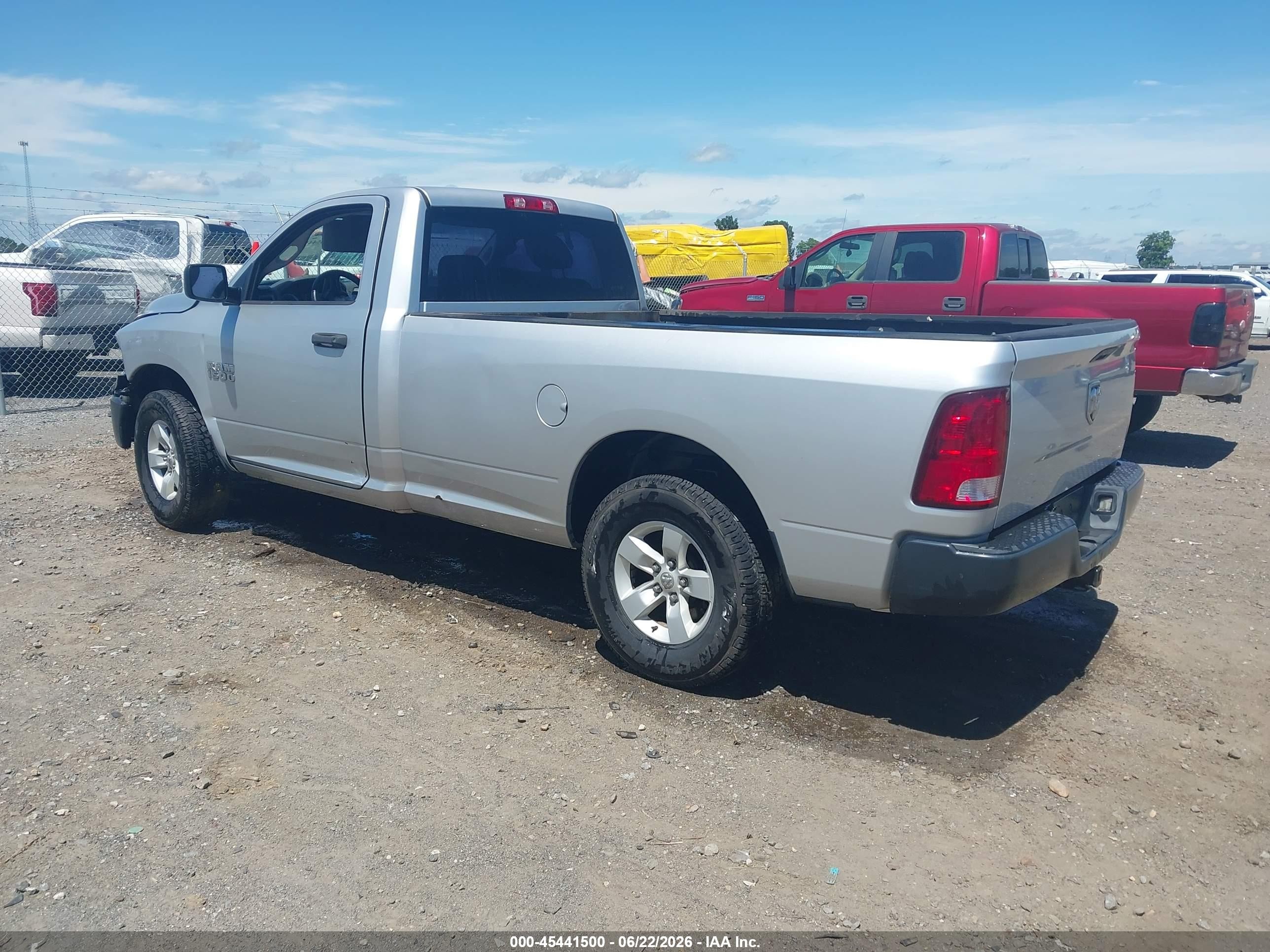 2015 Ram 1500 Tradesman Silver vin: 3C6JR6DG4FG517396