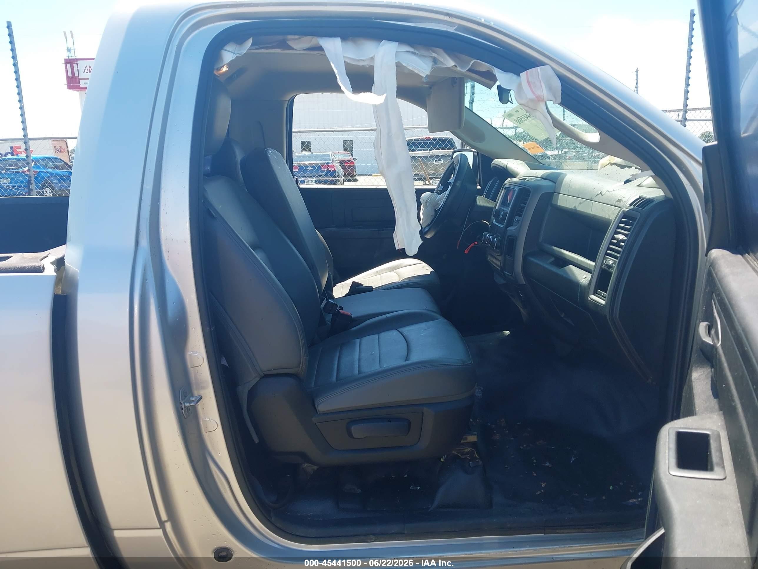 2015 Ram 1500 Tradesman Silver vin: 3C6JR6DG4FG517396