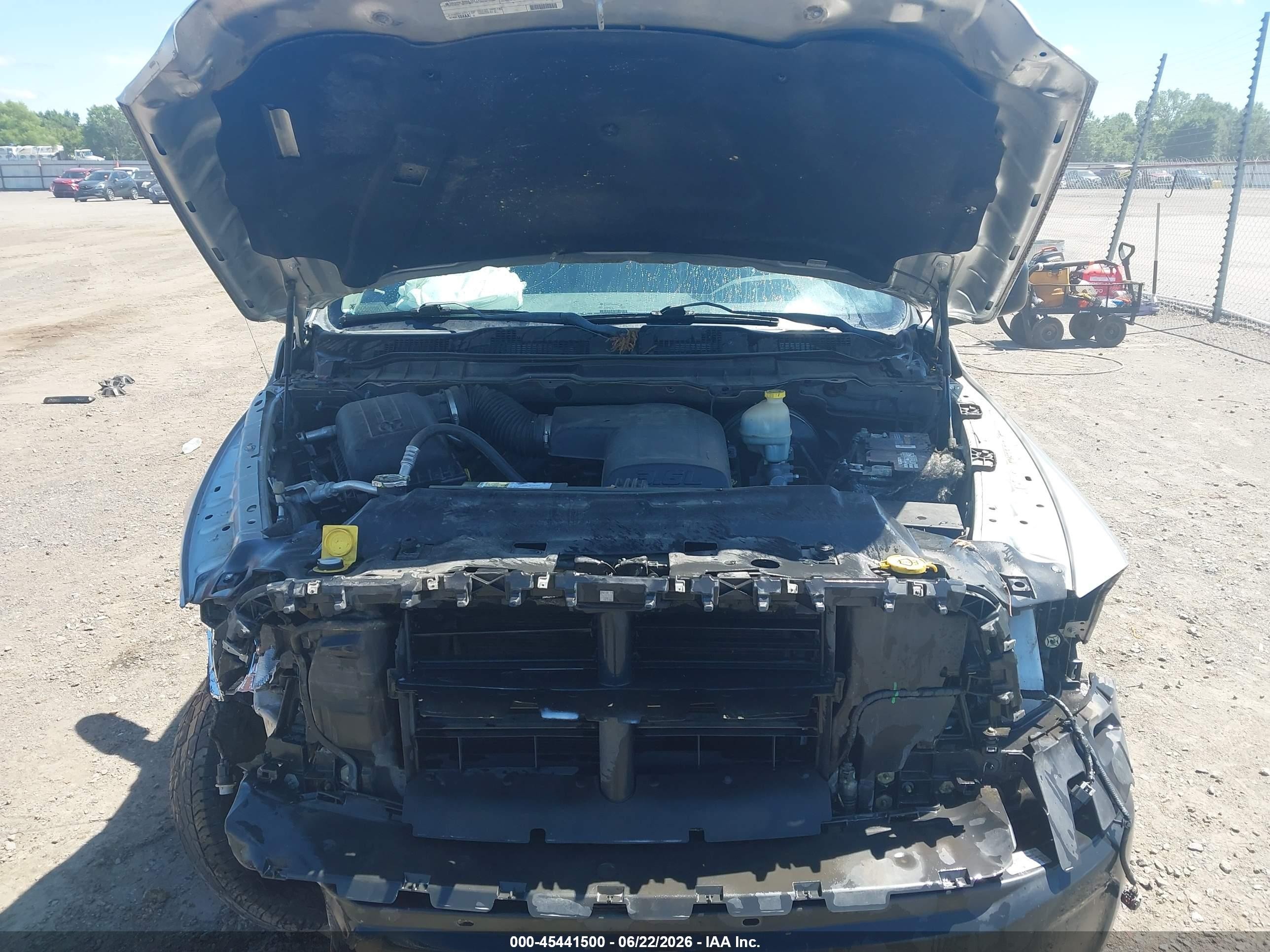 2015 Ram 1500 Tradesman Silver vin: 3C6JR6DG4FG517396