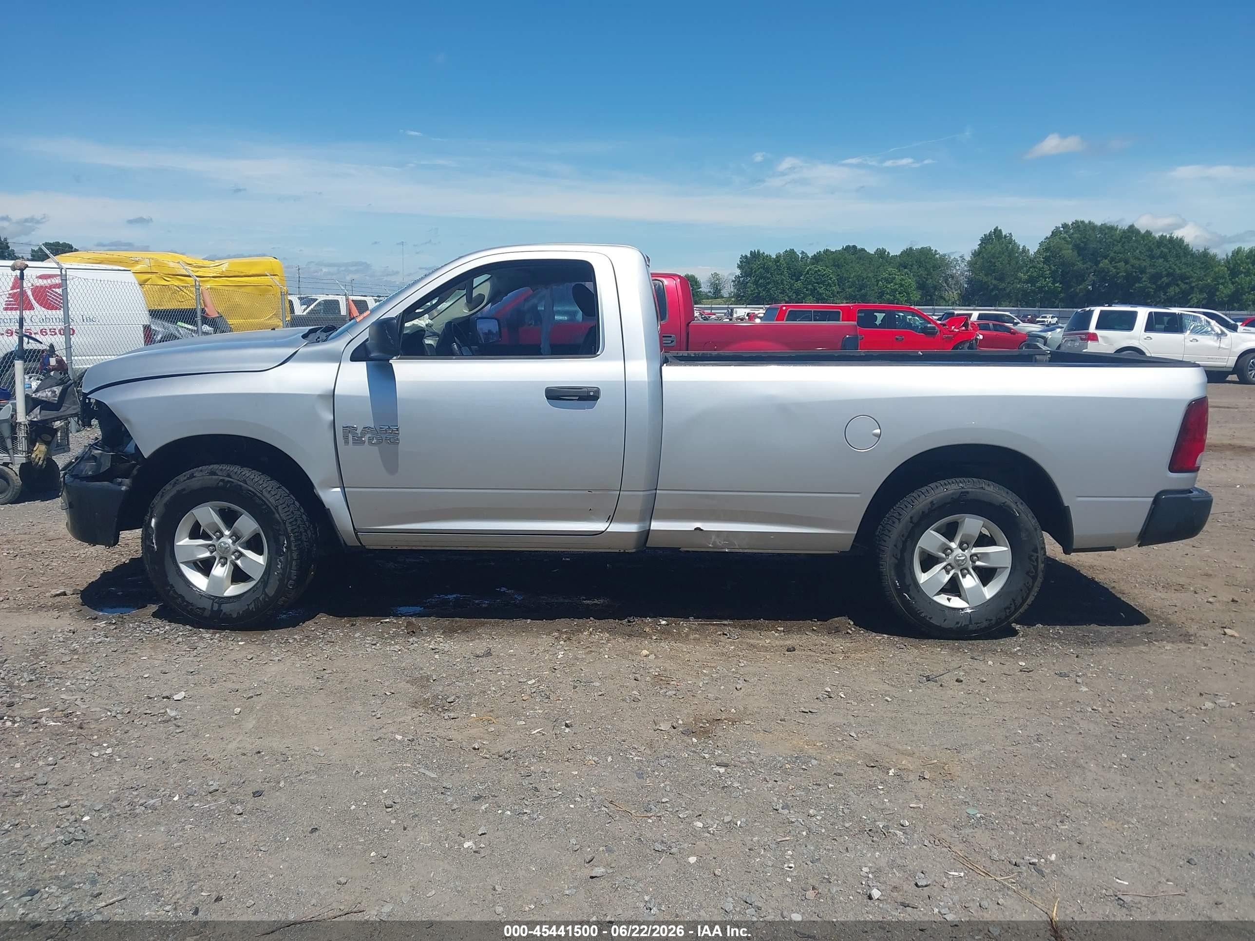 2015 Ram 1500 Tradesman Silver vin: 3C6JR6DG4FG517396