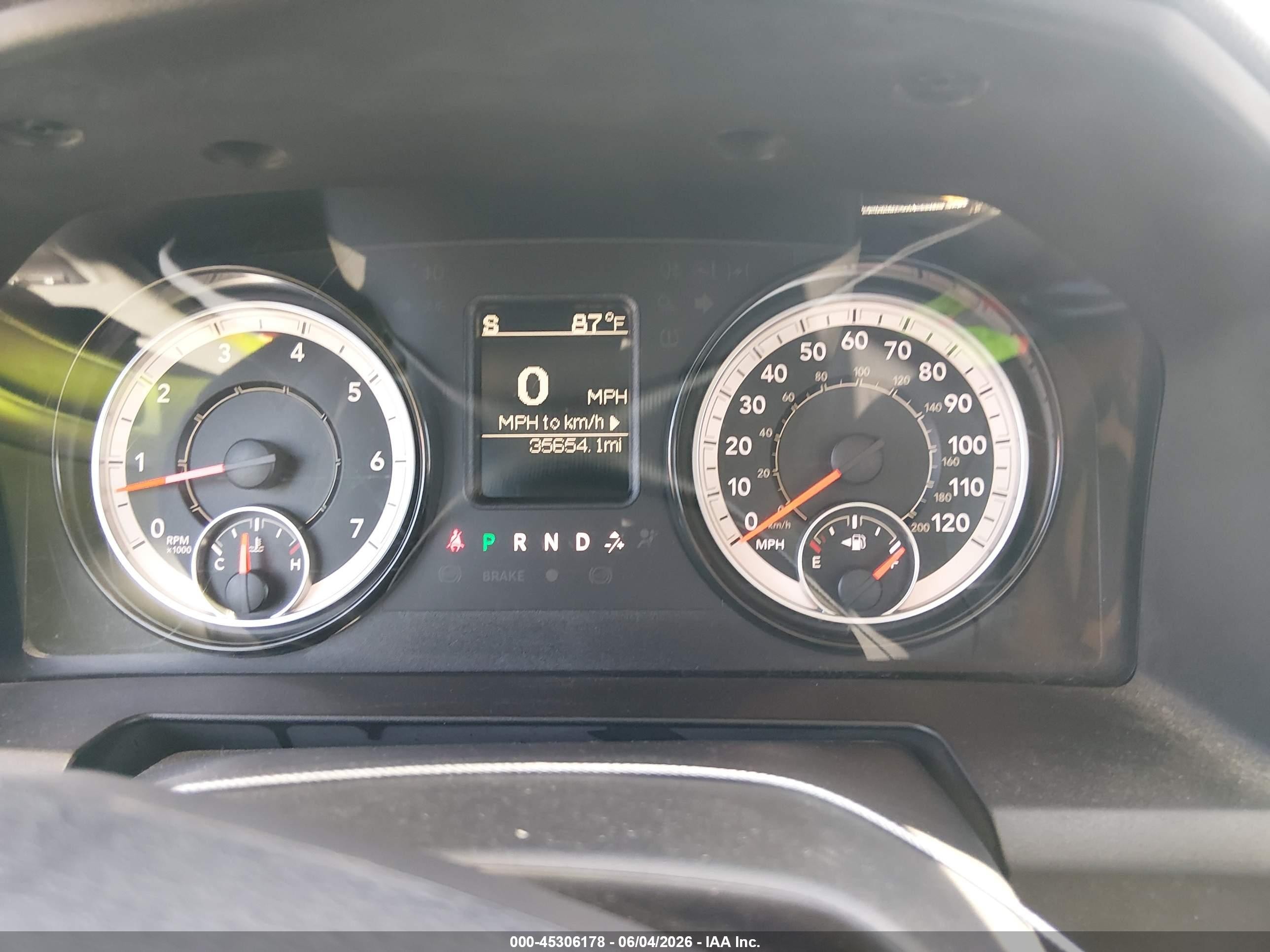 2019 Ram 1500 Classic Tradesman  4x2 8' Box White vin: 3C6JR6DG4KG569427