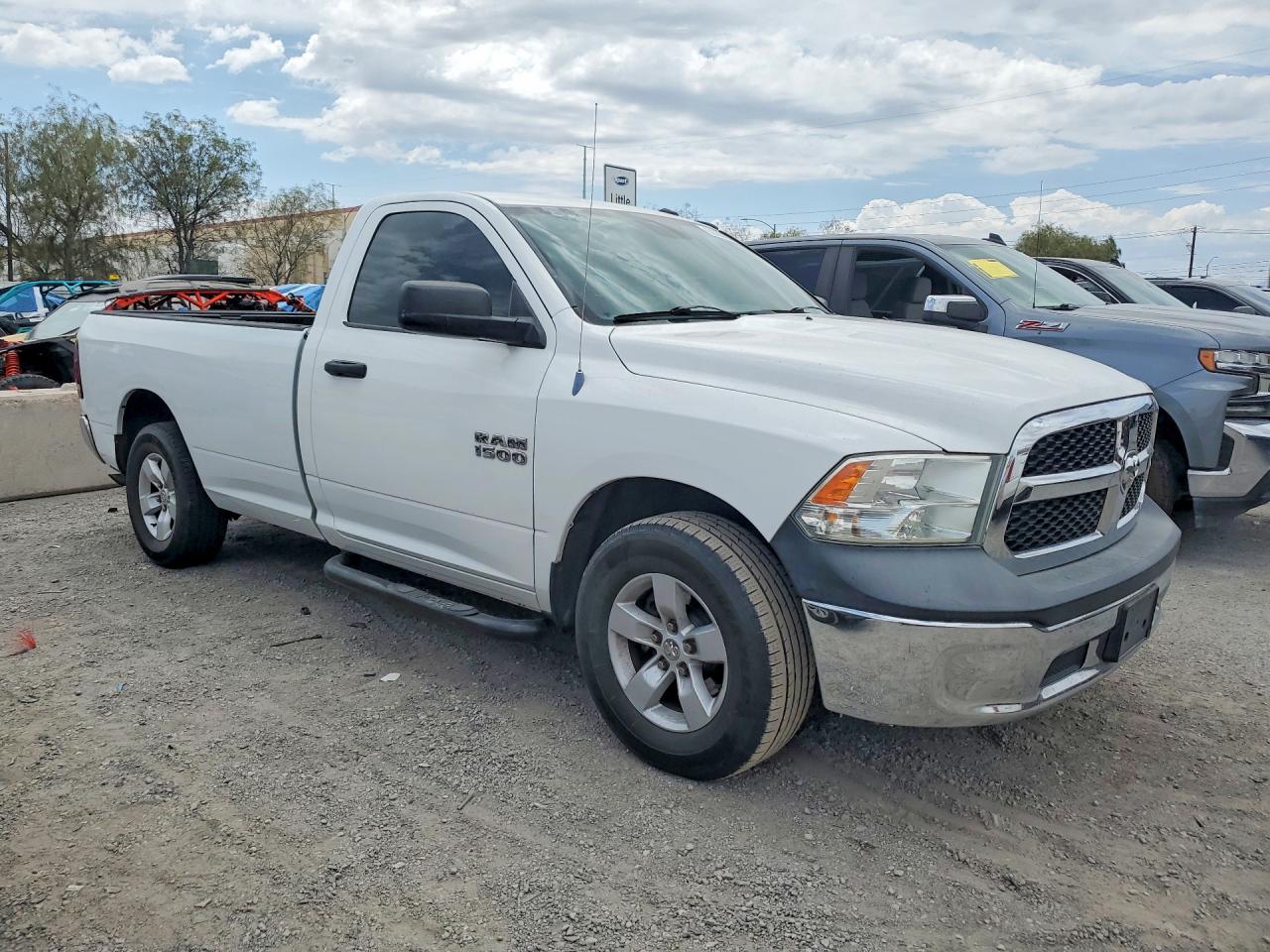 2013 Ram 1500 St White vin: 3C6JR6DG6DG511404