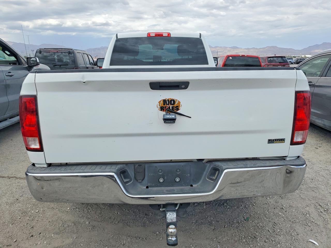 2013 Ram 1500 St White vin: 3C6JR6DG6DG511404