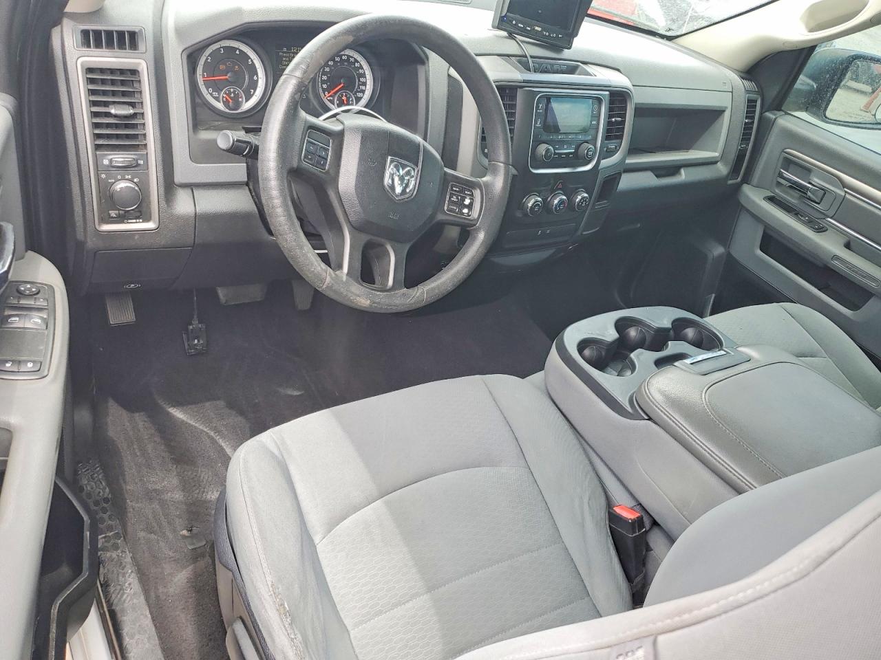 2013 Ram 1500 St White vin: 3C6JR6DG6DG511404