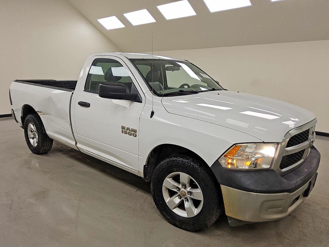 2015 Ram 1500 St White vin: 3C6JR6DG9FG584768