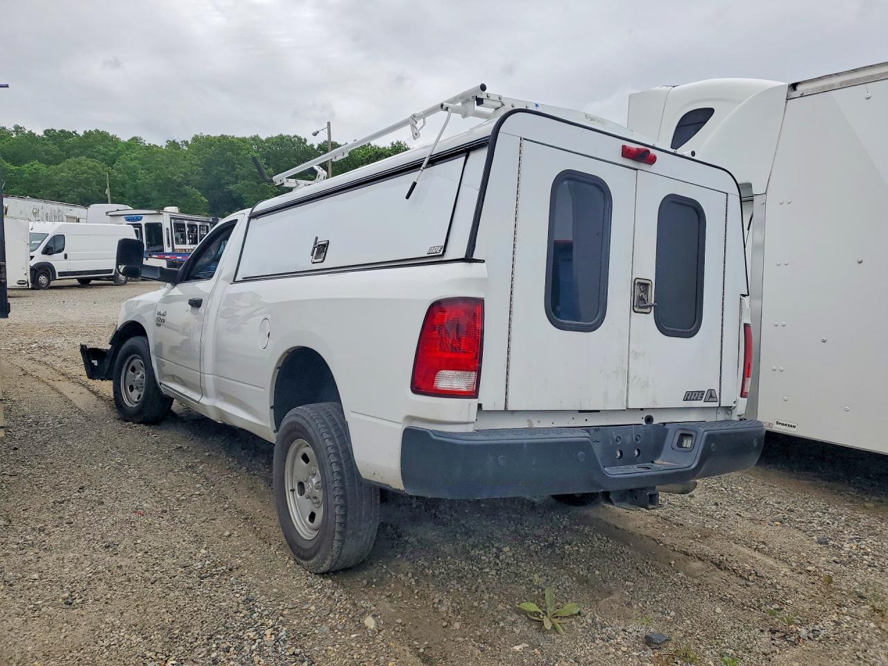2019 Ram 1500 Classic Tradesman Белый vin: 3C6JR6DG9KG506128