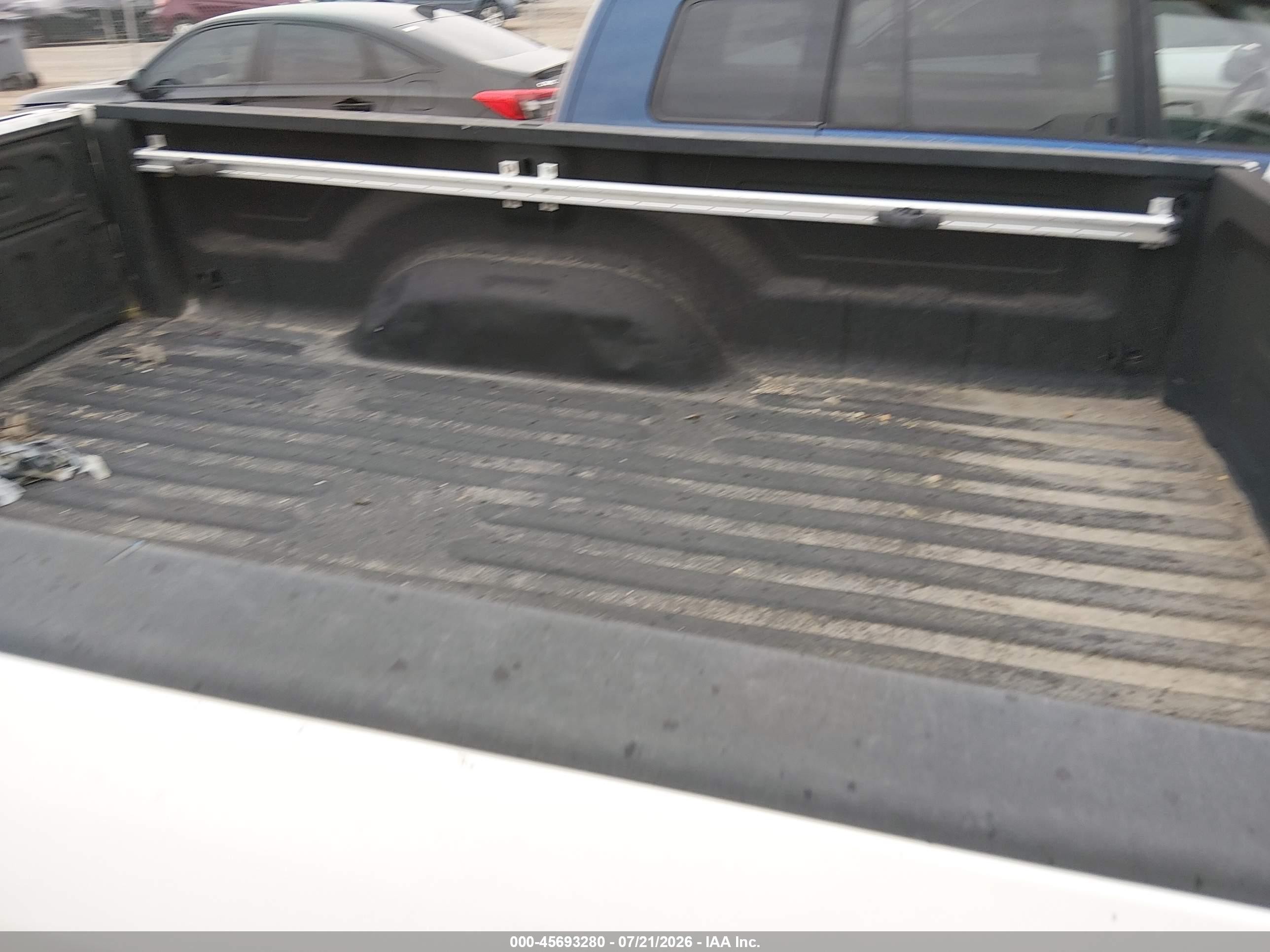 2014 Ram 1500 Tradesman White vin: 3C6JR6DM5EG270815