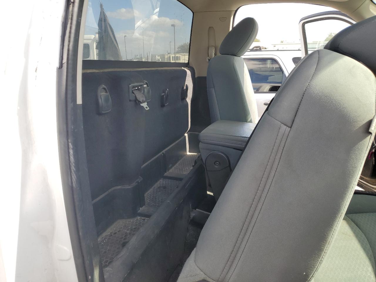 2015 Ram 1500 St White vin: 3C6JR6DM7FG539981