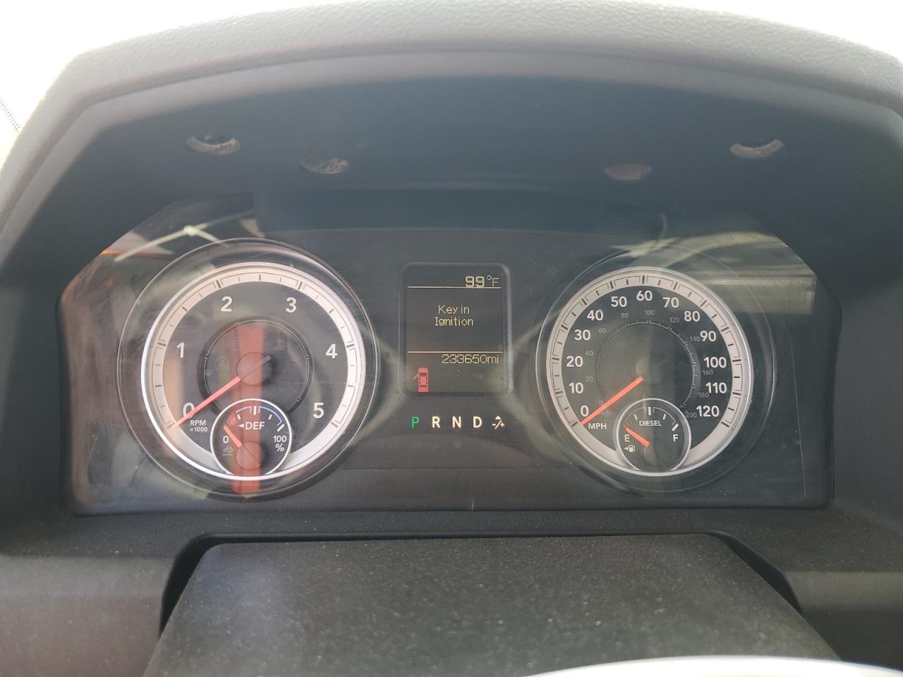 2015 Ram 1500 St White vin: 3C6JR6DM7FG539981