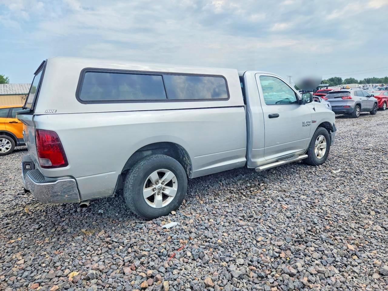 2015 Ram 1500 St Серебряный vin: 3C6JR6DT0FG549436