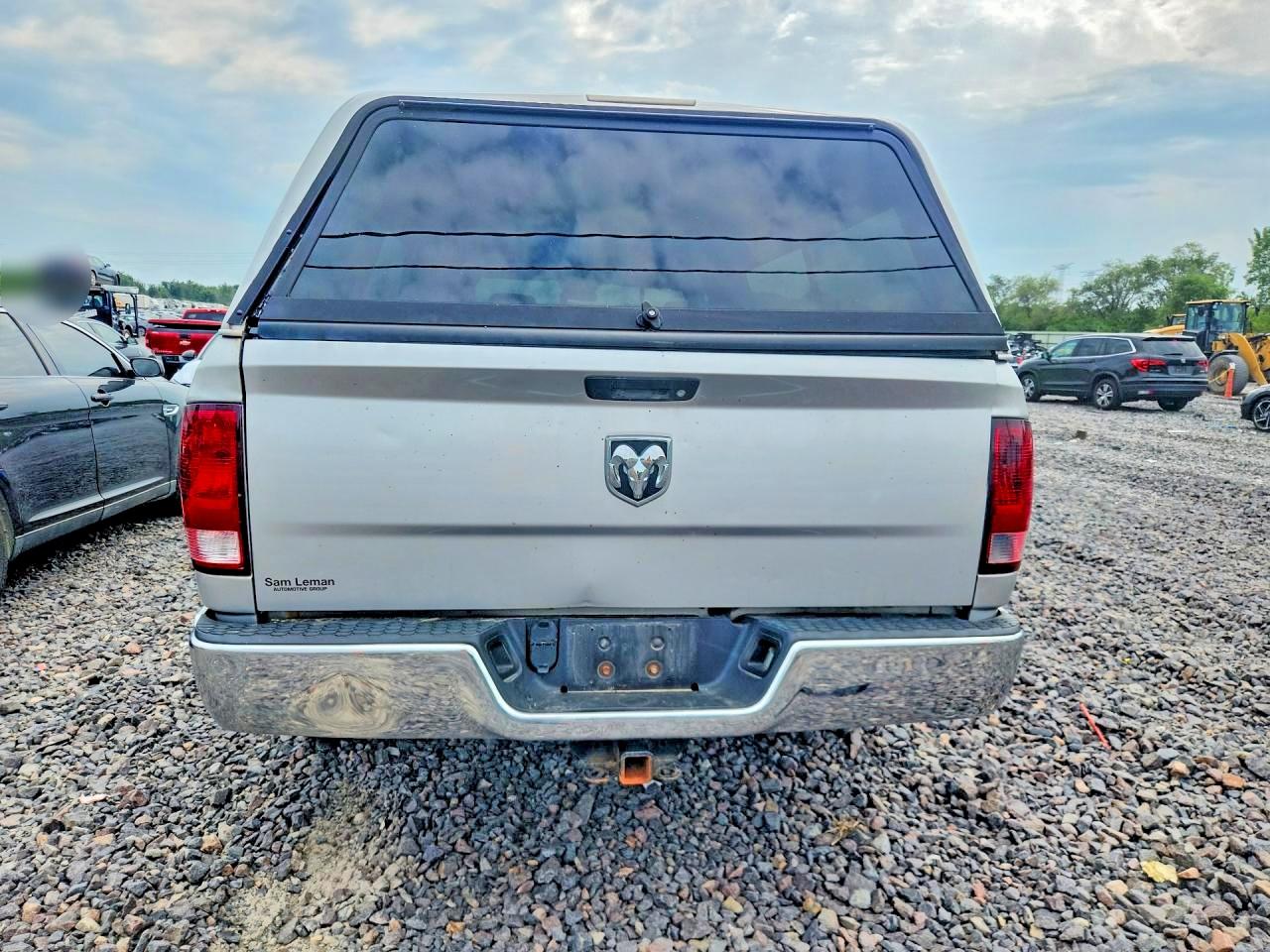 2015 Ram 1500 St Серебряный vin: 3C6JR6DT0FG549436