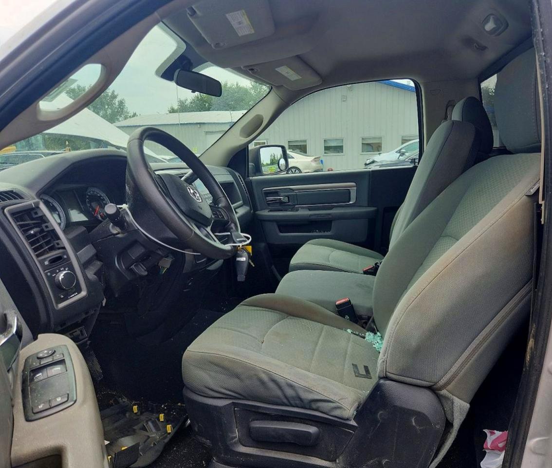 2015 Ram 1500 St Серебряный vin: 3C6JR6DT0FG549436